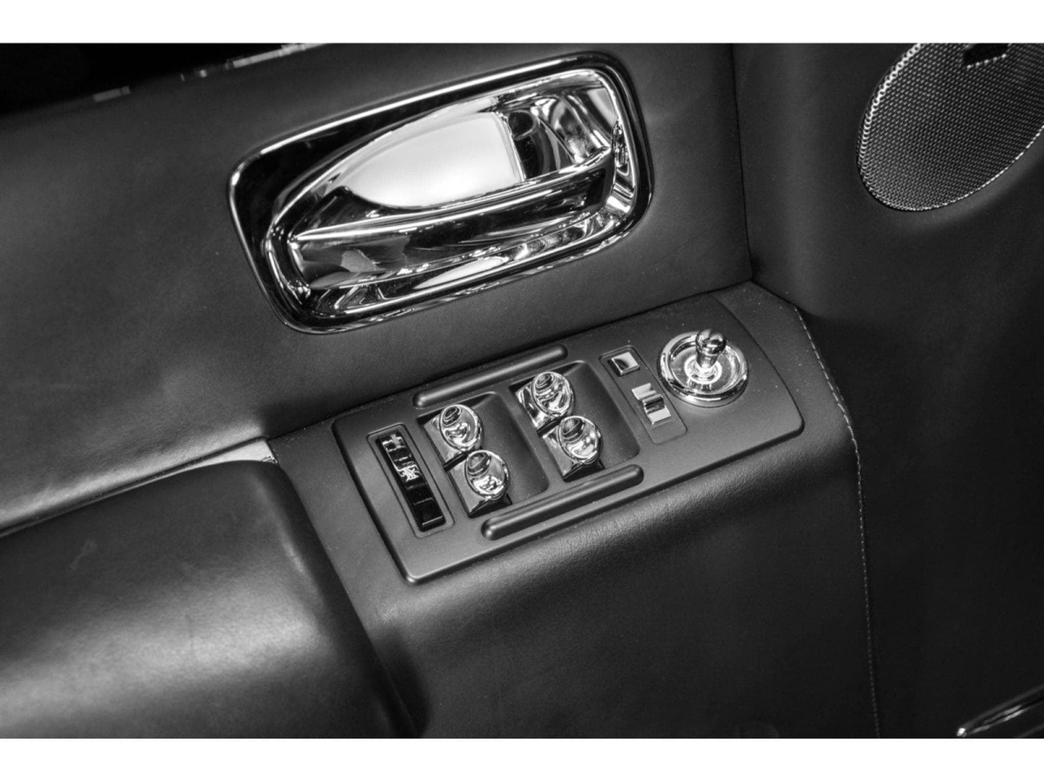 Rolls-Royce Phantom 6.75 V12 (2006) - Foto 17