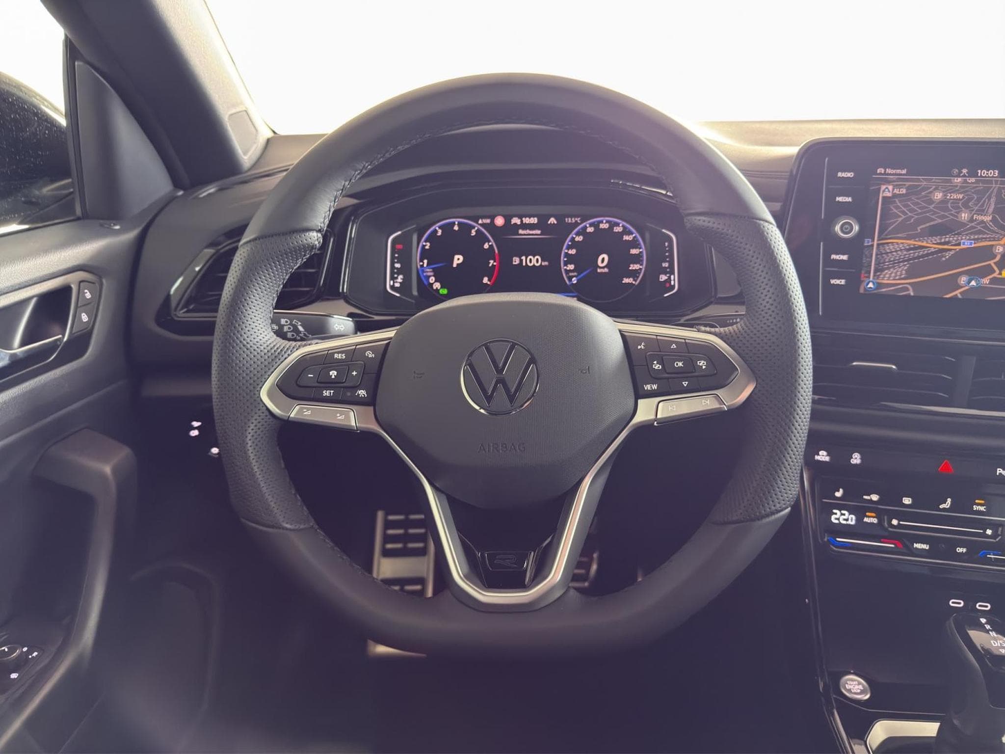 VW T-Roc R-LINE (2026) - Photo 10
