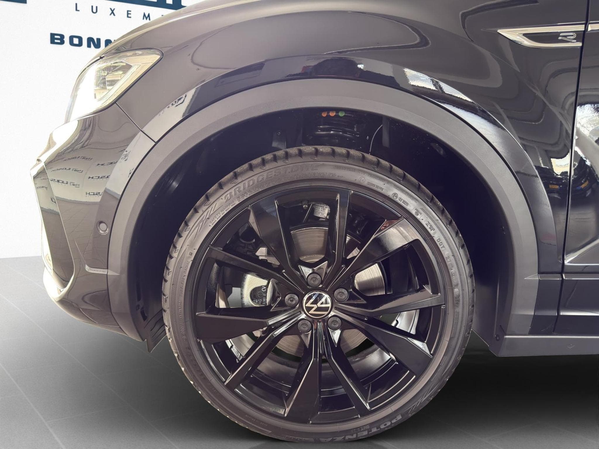 VW T-Roc R-LINE (2026) - Photo 8