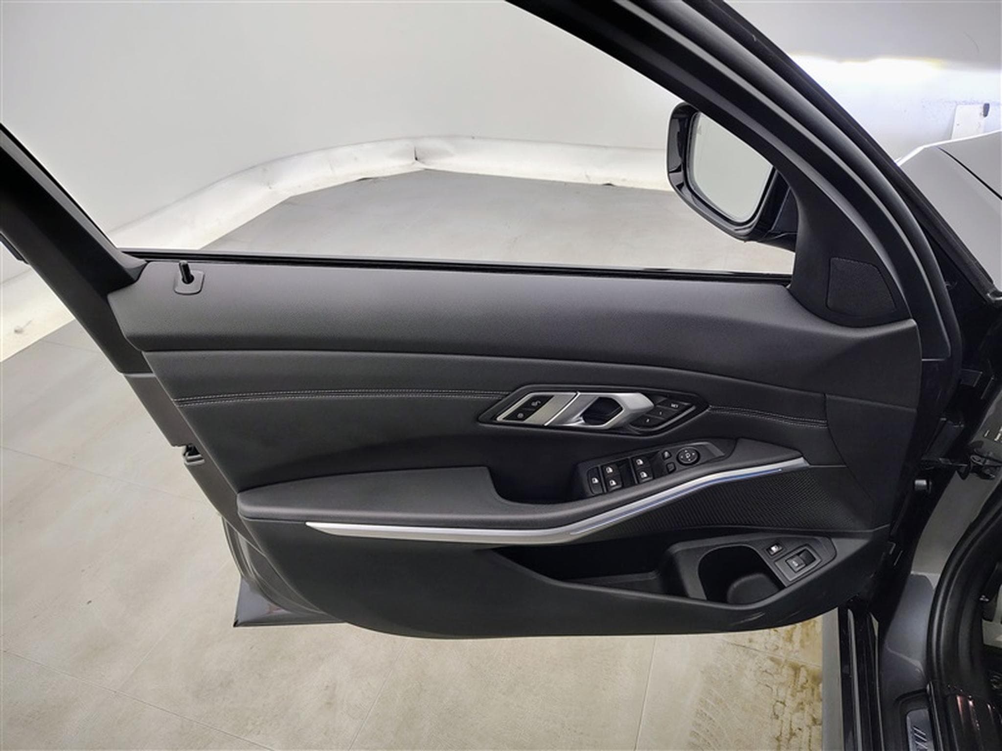 BMW 330 e XDrive PHEV PACK M NAV/CARPLAY/CAM/CUIR/PANO/LASER LED/HUD (2022) - Foto 17