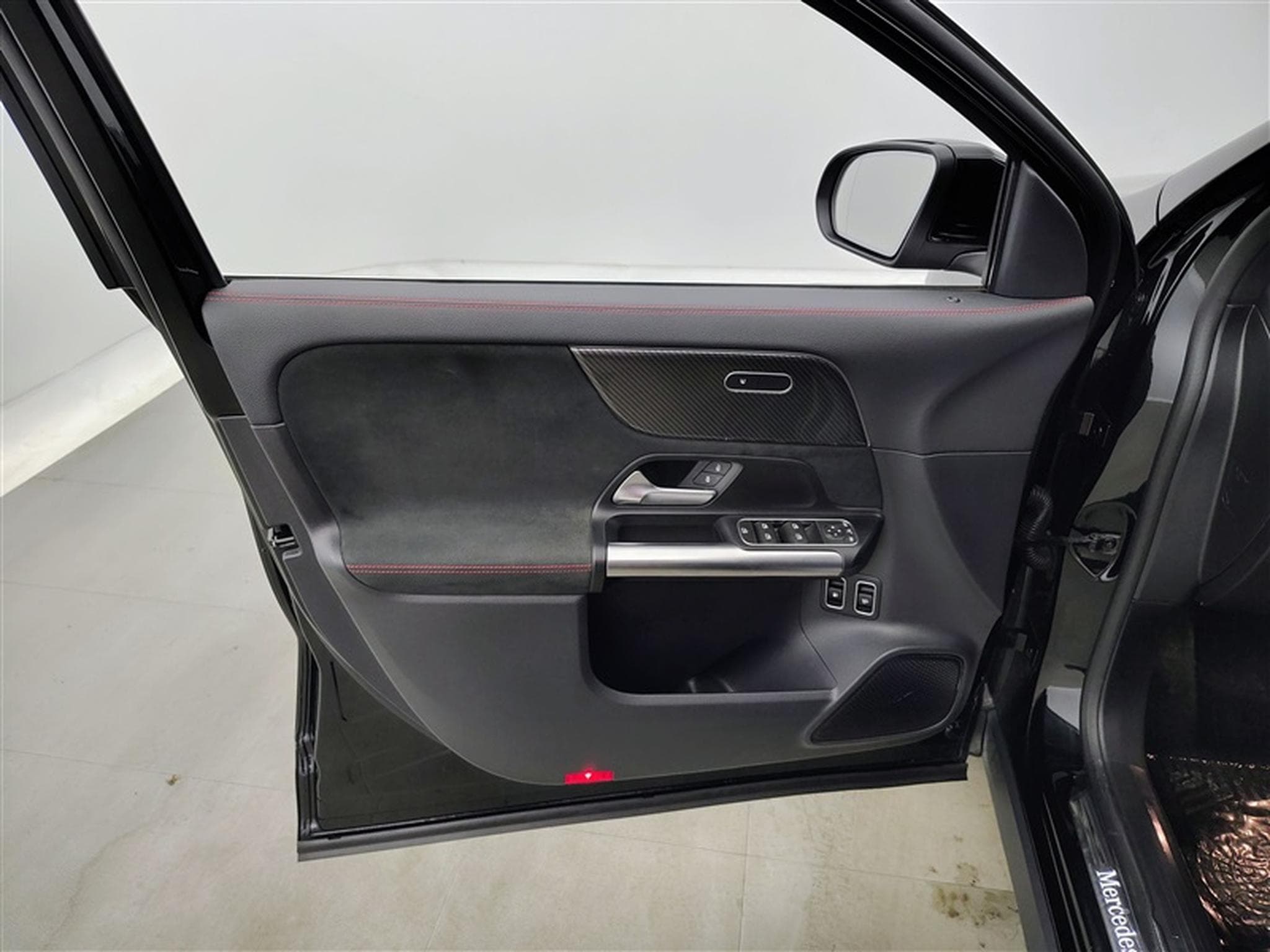 Mercedes GLA 250 e PHEV AMG LINE NAVI / FULL LED (2022) - Foto 17