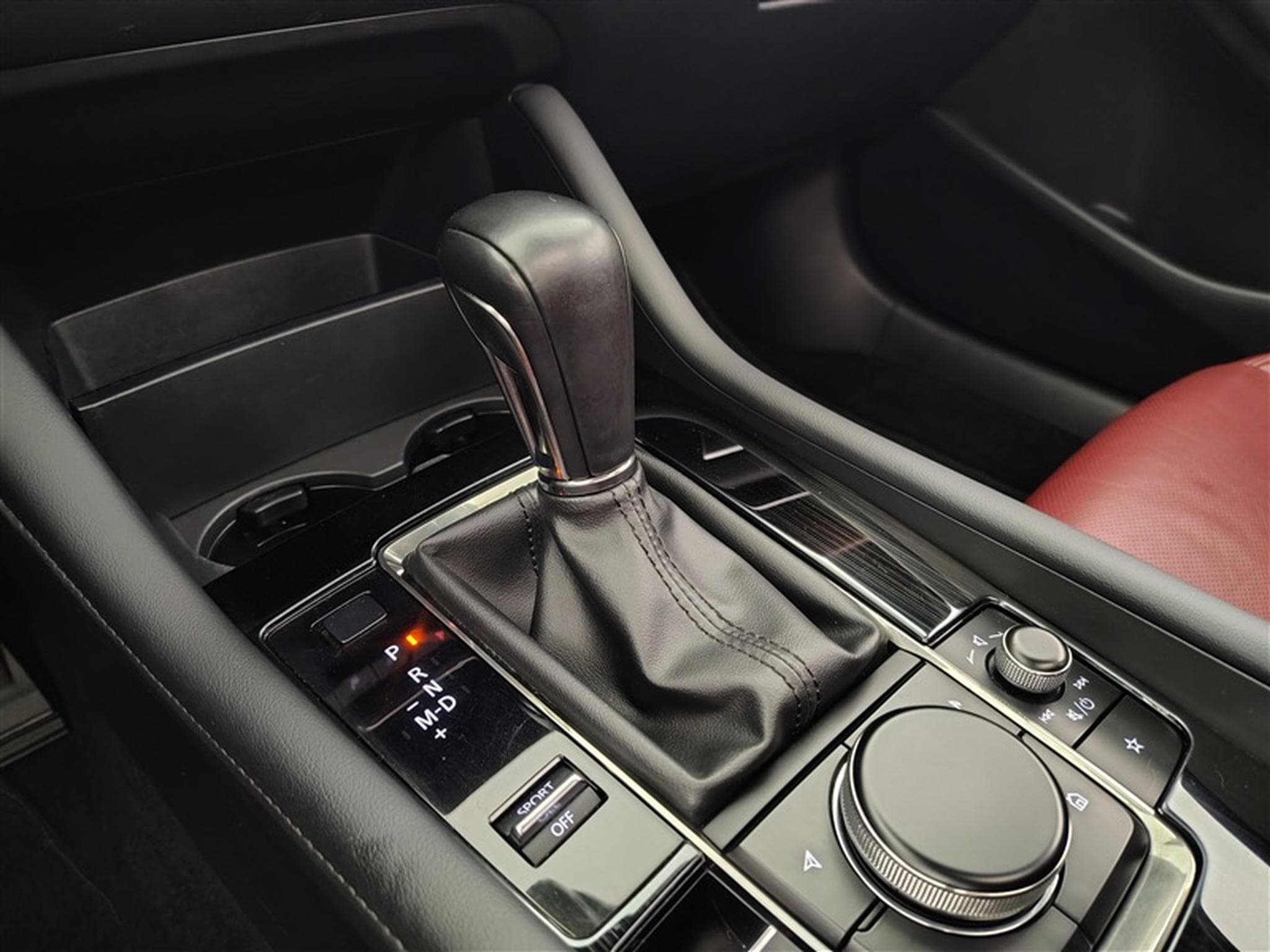 Mazda 3 SKYACTIV-X  HOMURA  2.0 AUTO Cuir/Siège élec. chauf./Navi... (2022) - Foto 12