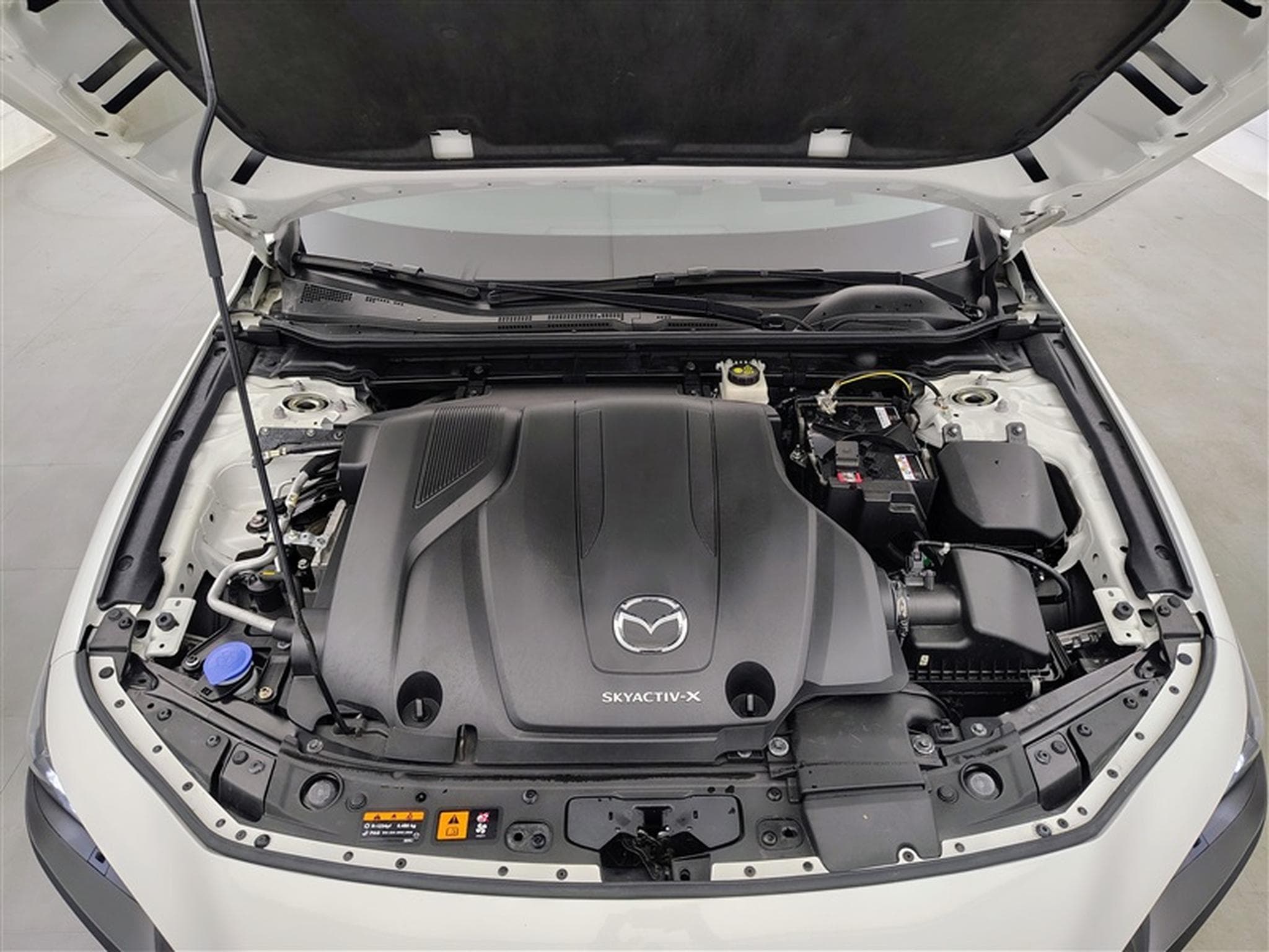 Mazda 3 SKYACTIV-X  HOMURA  2.0 AUTO Cuir/Siège élec. chauf./Navi... (2022) - Foto 20