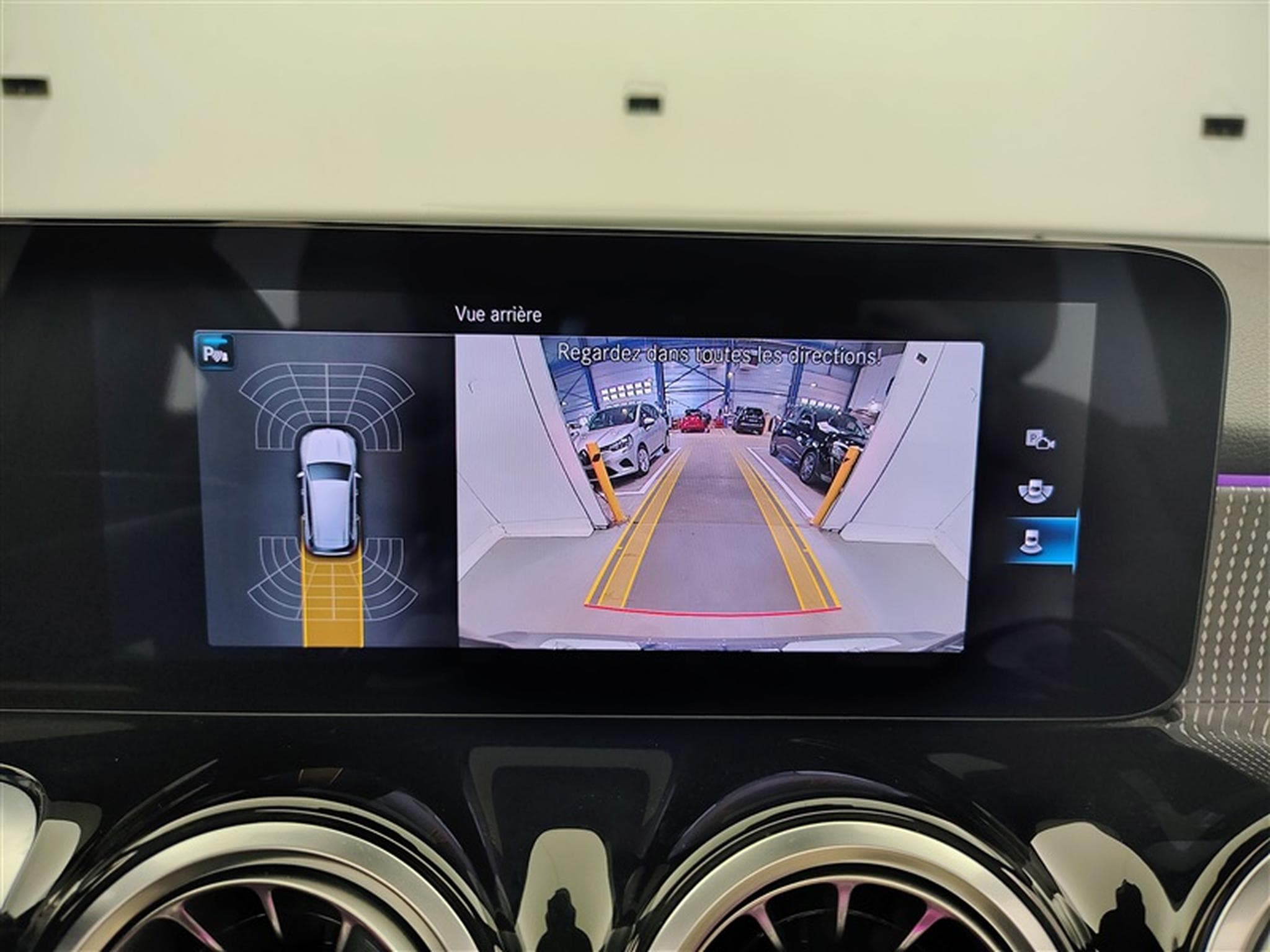 Mercedes GLB 180 d AUTOM. Luxury NAVI / CUIR SPORT / FULL LED (2022) - Foto 18