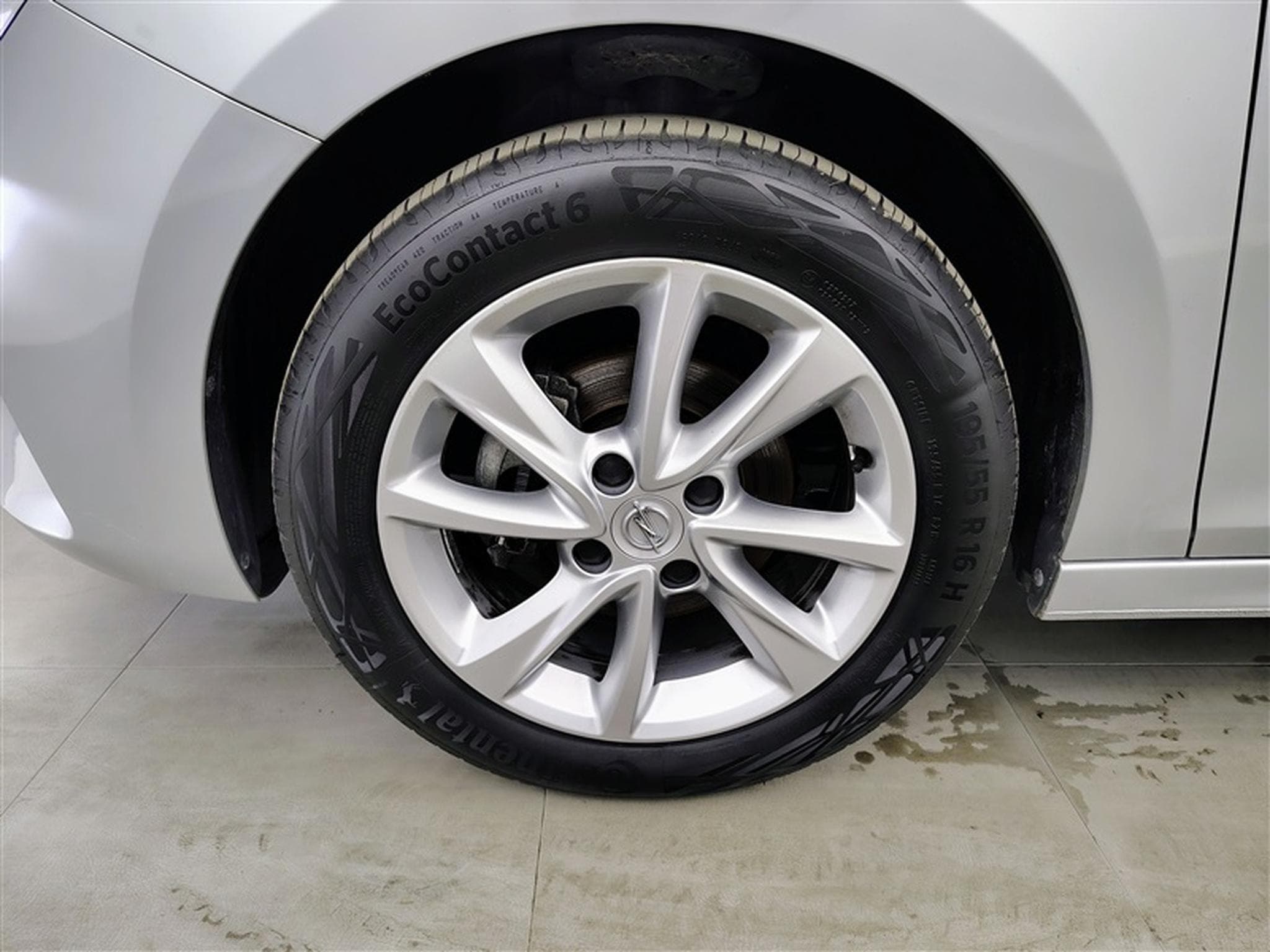 Opel Corsa 1.2i Elegance NAVI / FULL LED / PDC (2023) - Foto 6