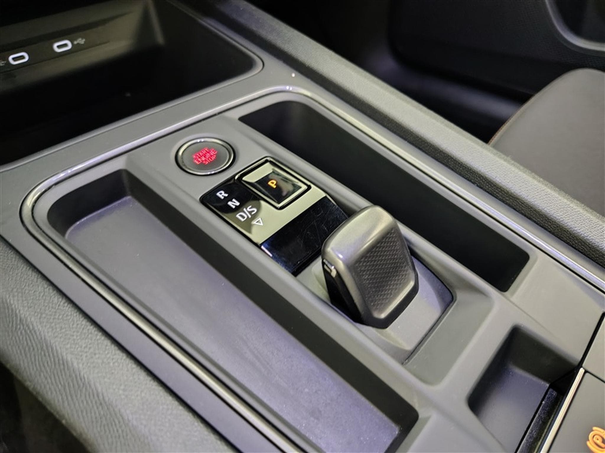 Cupra Leon 1.5 eTSI 150cv DSG  S-CUIR / NAVI / FULL LED / CARPLAY (2024) - Photo 12