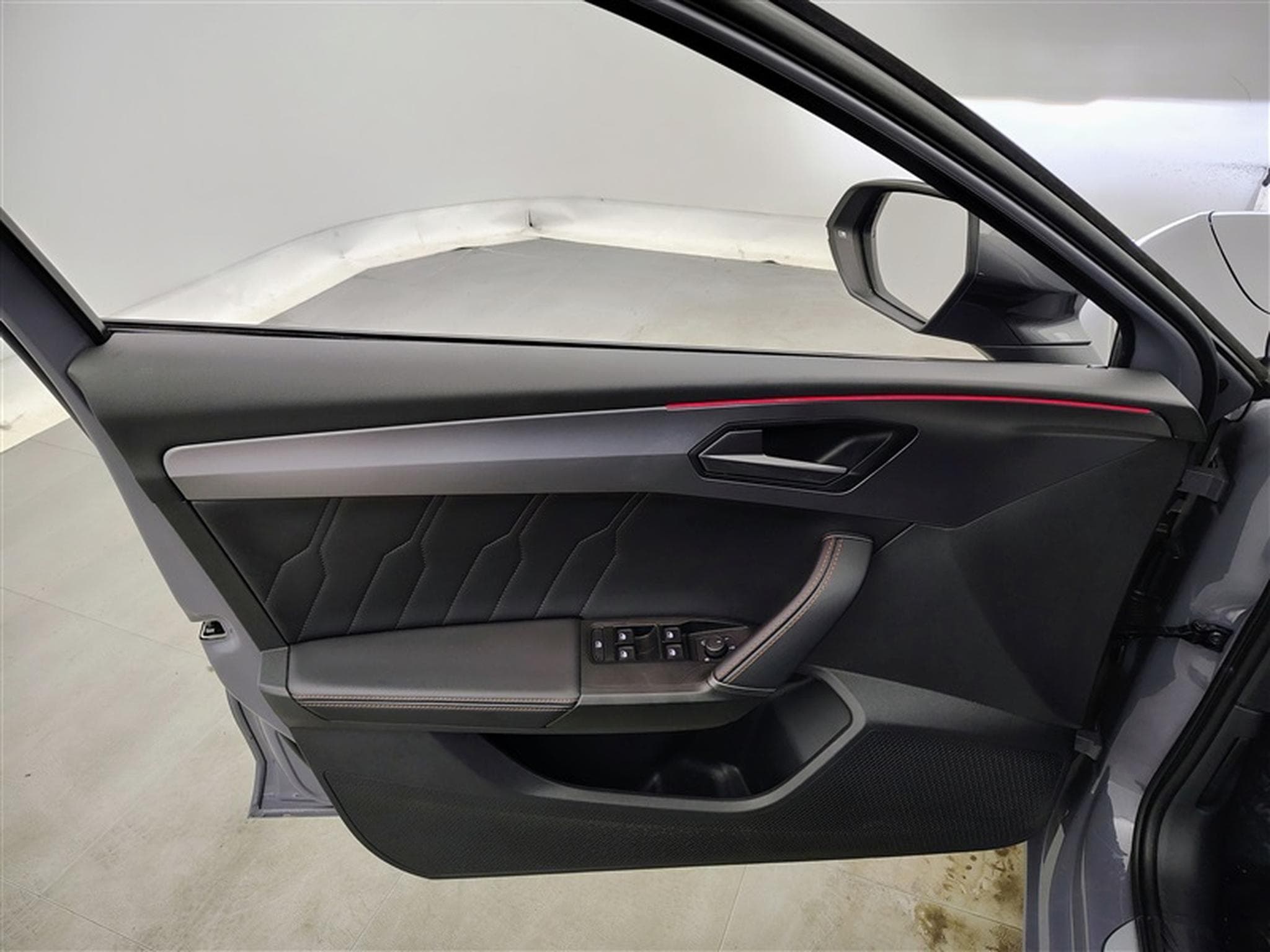 Cupra Leon 1.5 eTSI 150cv DSG  S-CUIR / NAVI / FULL LED / CARPLAY (2024) - Photo 17