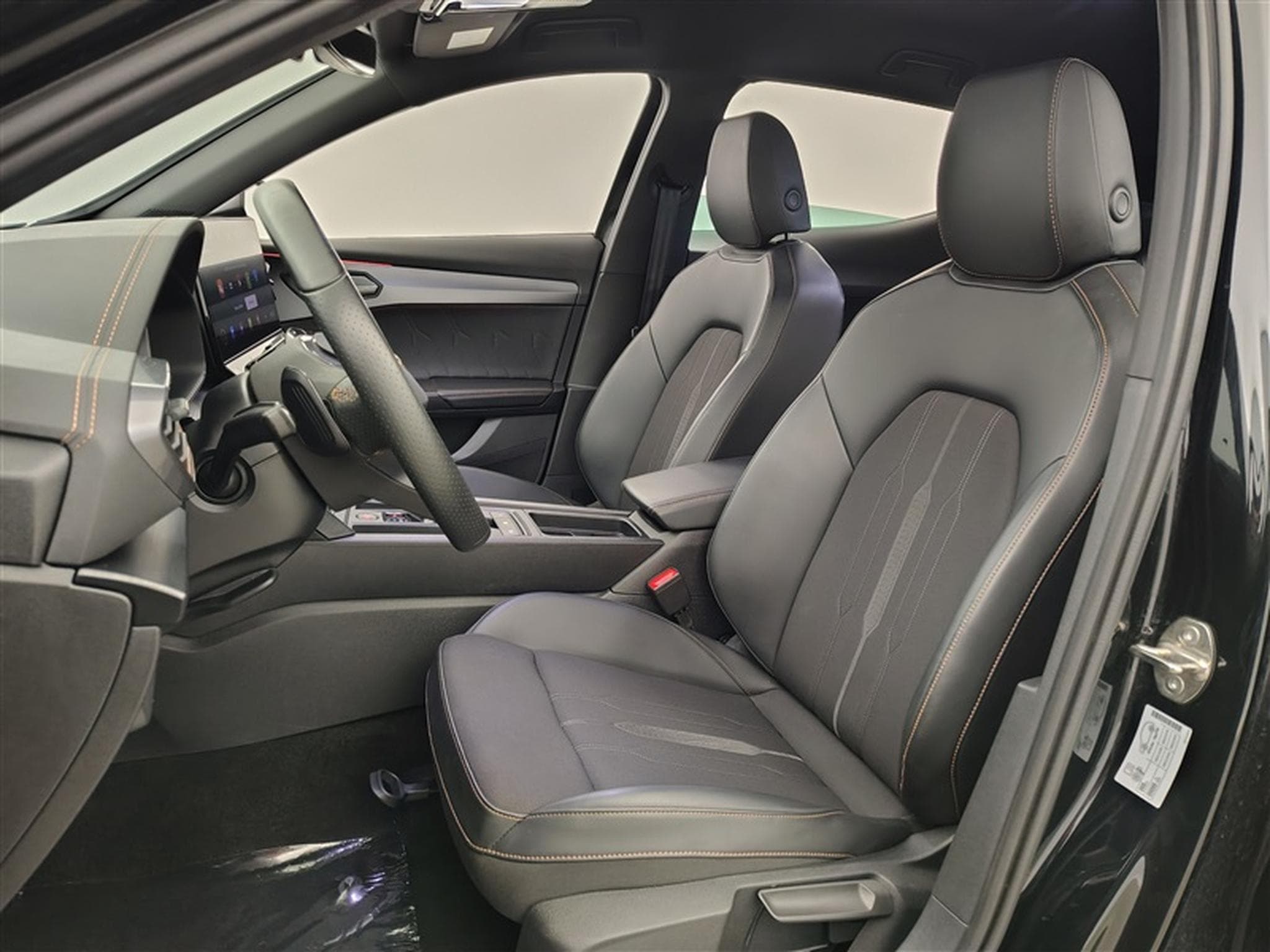 Cupra Formentor 1.4 e-Hybrid PHEV DSG NAVI / S-CUIR / FULL LED (2023) - Foto 7