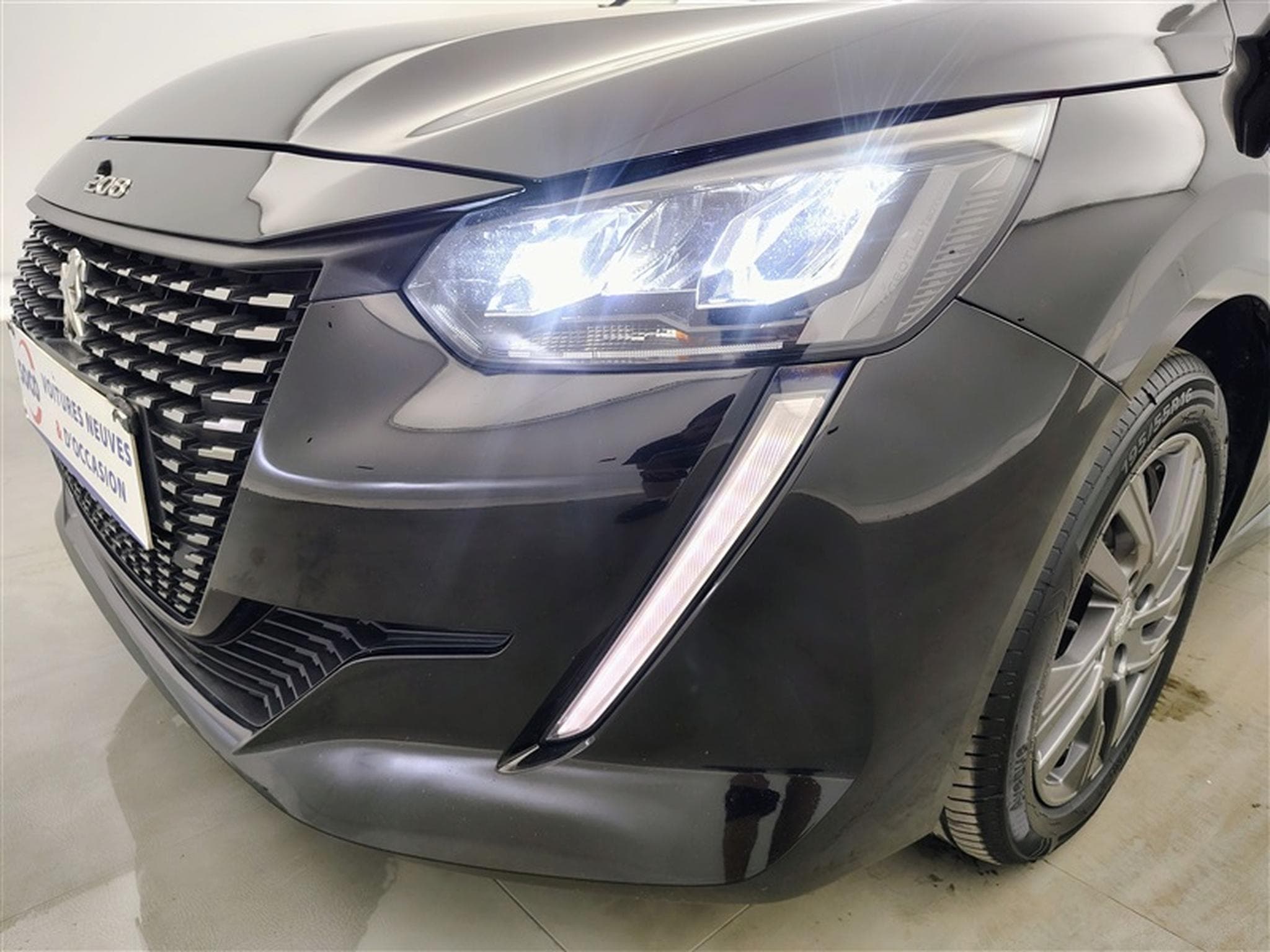 Peugeot 208 1.2i PureTech Active MIRRORLINK / PDC AR / FULL LED / JA 16" (2021) - Foto 15