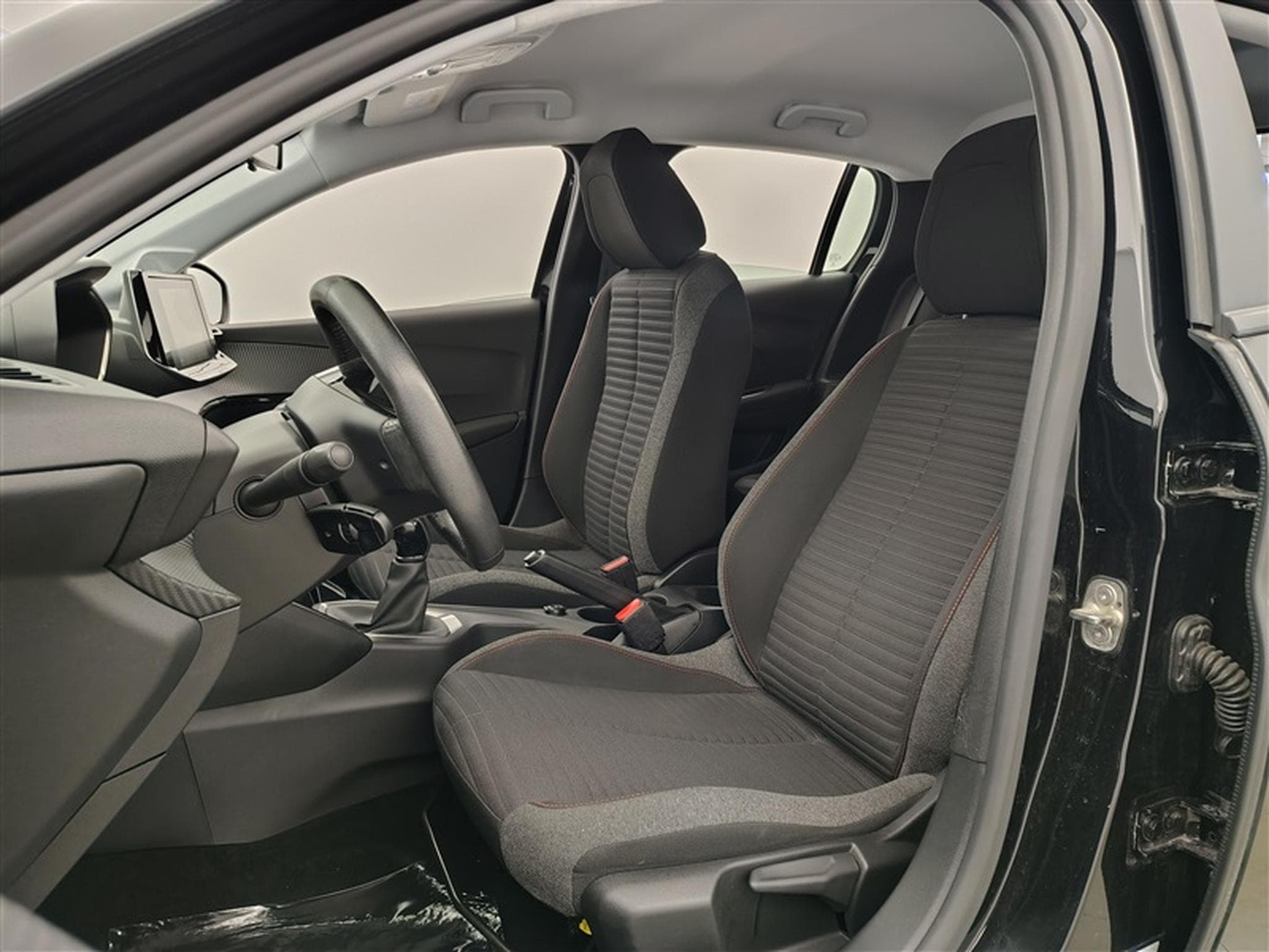 Peugeot 208 1.2i PureTech Active MIRRORLINK / PDC AR / FULL LED / JA 16" (2021) - Foto 7