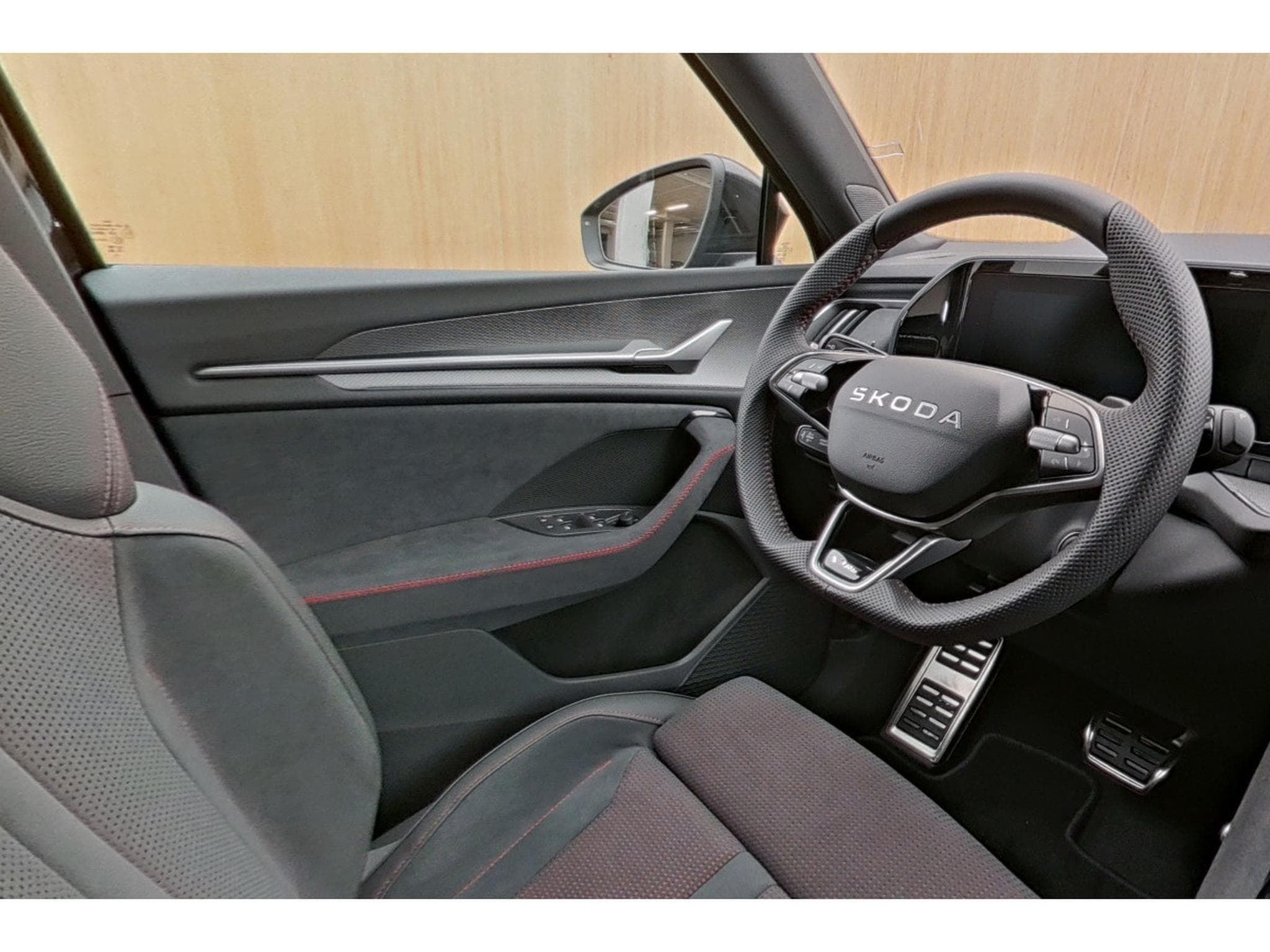 Skoda Kodiaq RS 2.0 TSI 4X4 DSG 195kW-265CV (2026) - Foto 14