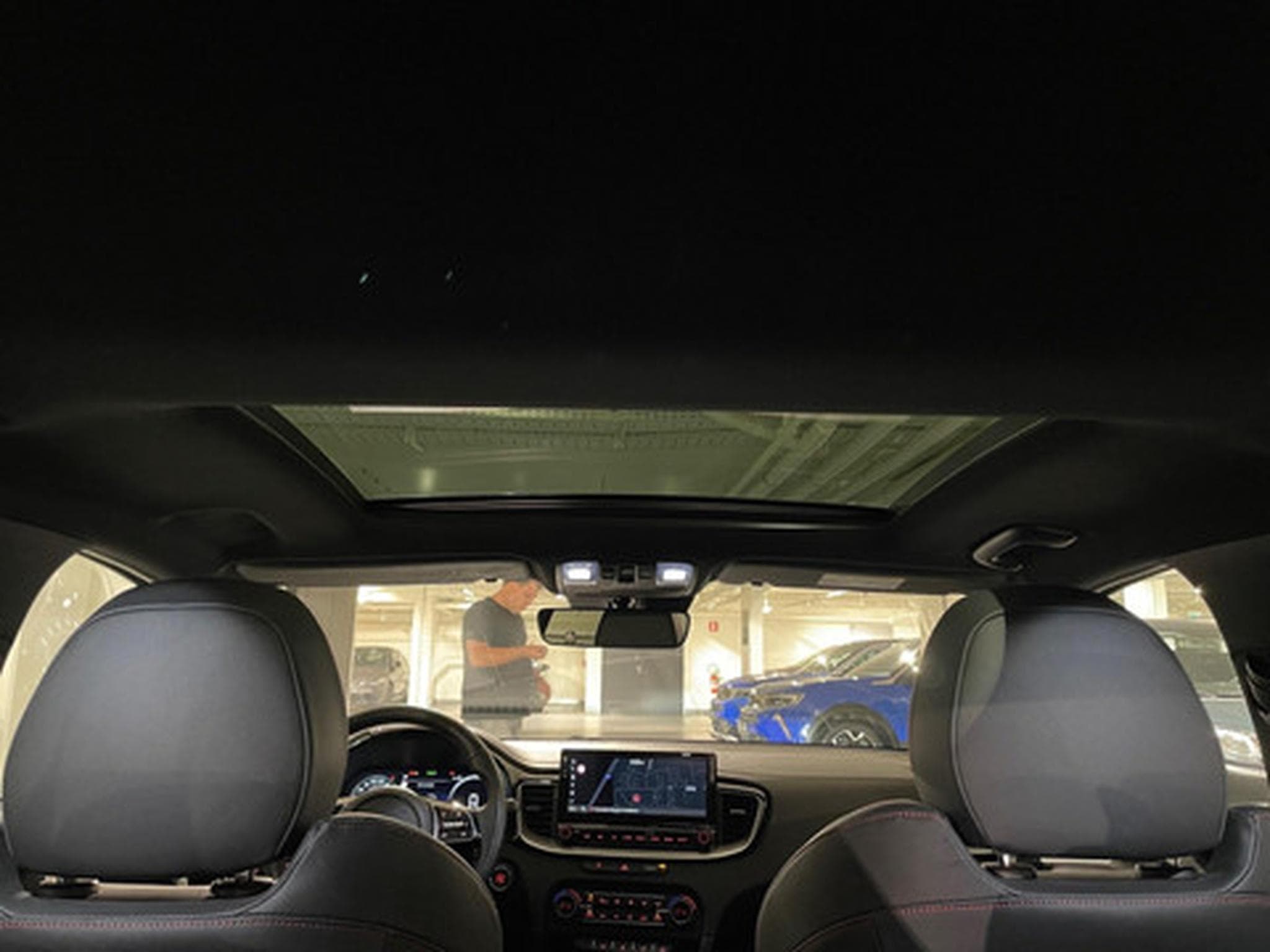 Kia ProCeed GT 1.6 T-GDI 204 DCT ISG (2023) - Photo 14