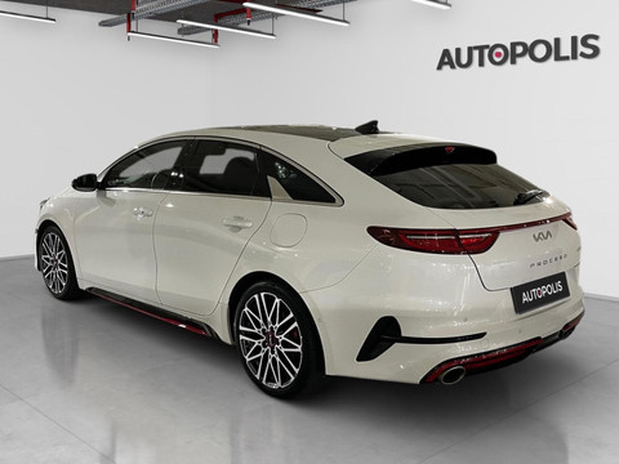 Kia ProCeed GT 1.6 T-GDI 204 DCT ISG (2023) - Photo 15