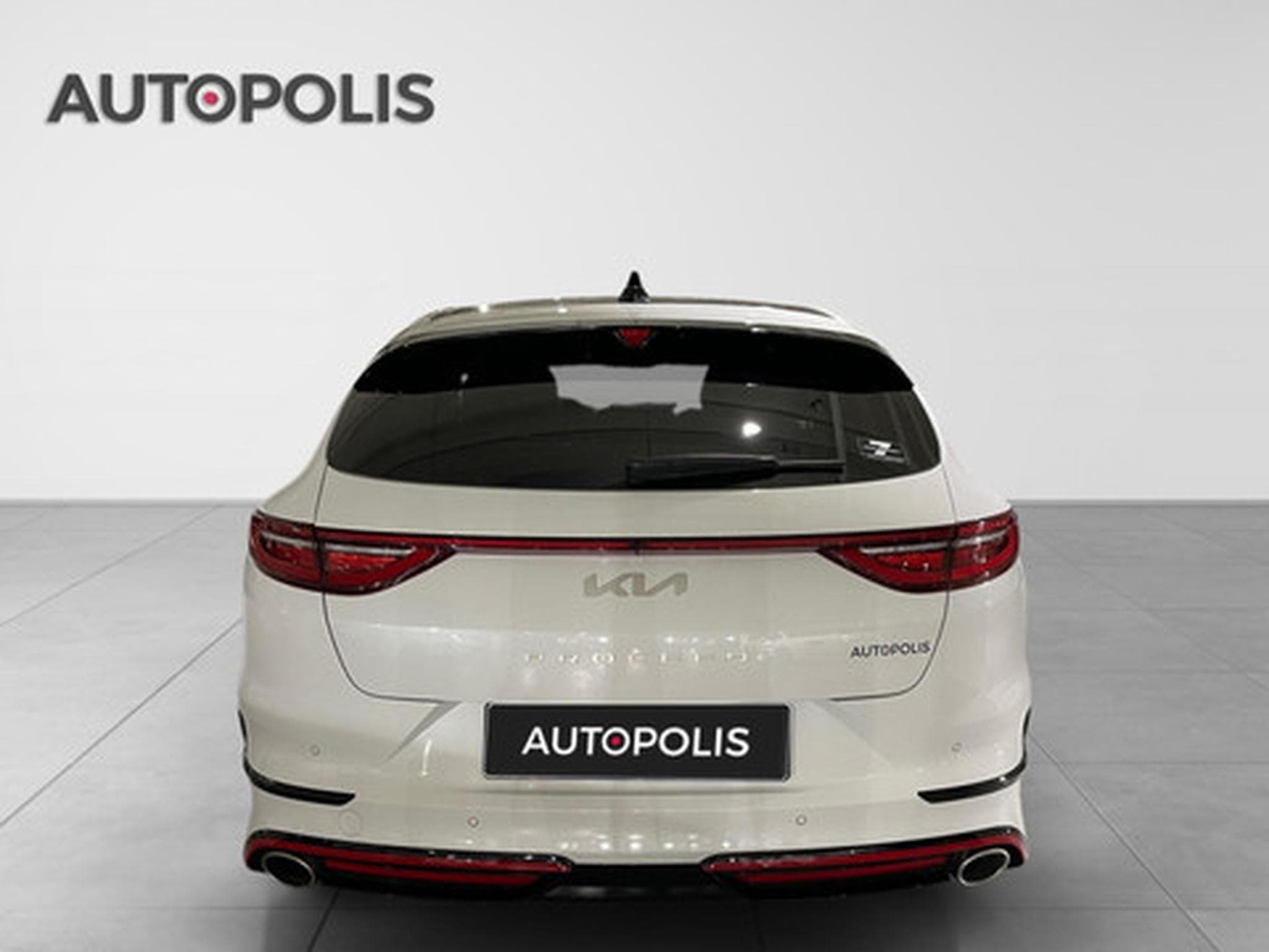 Kia ProCeed GT 1.6 T-GDI 204 DCT ISG (2023) - Photo 17
