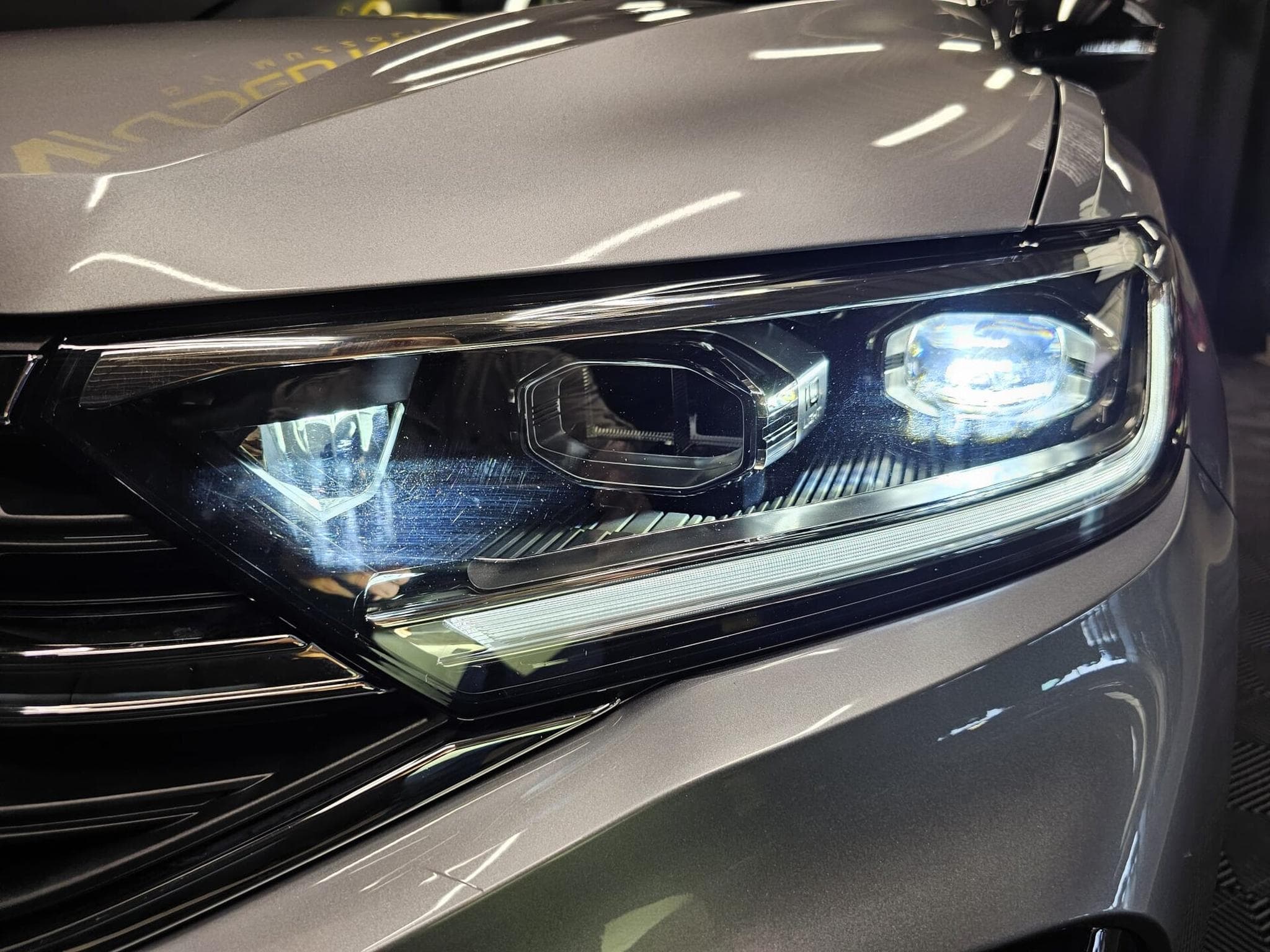 VW T-Roc 150cv R-Line Edition DSG (2025) - Foto 7