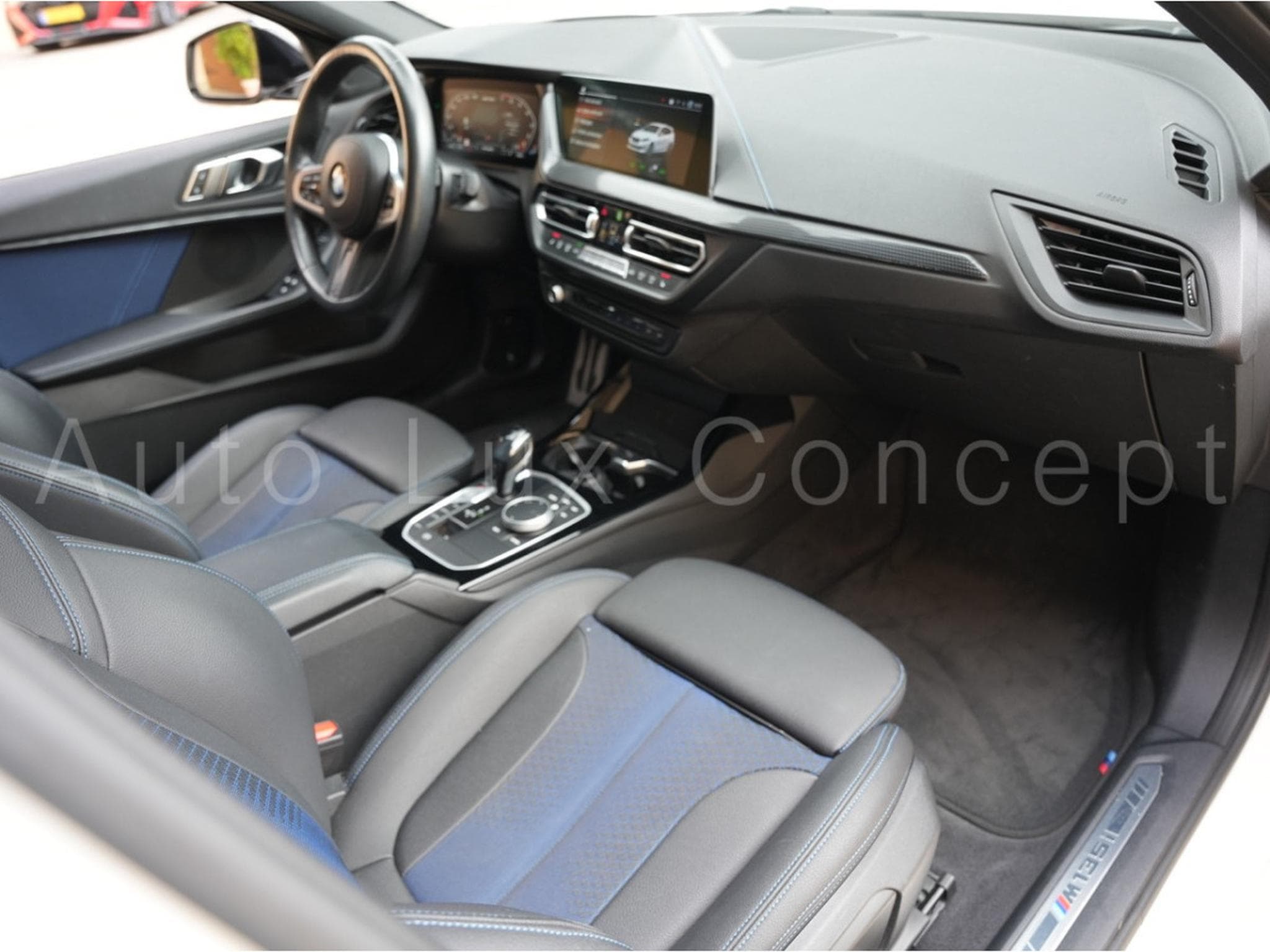 BMW M135 i xDrive (2019) - Photo 6