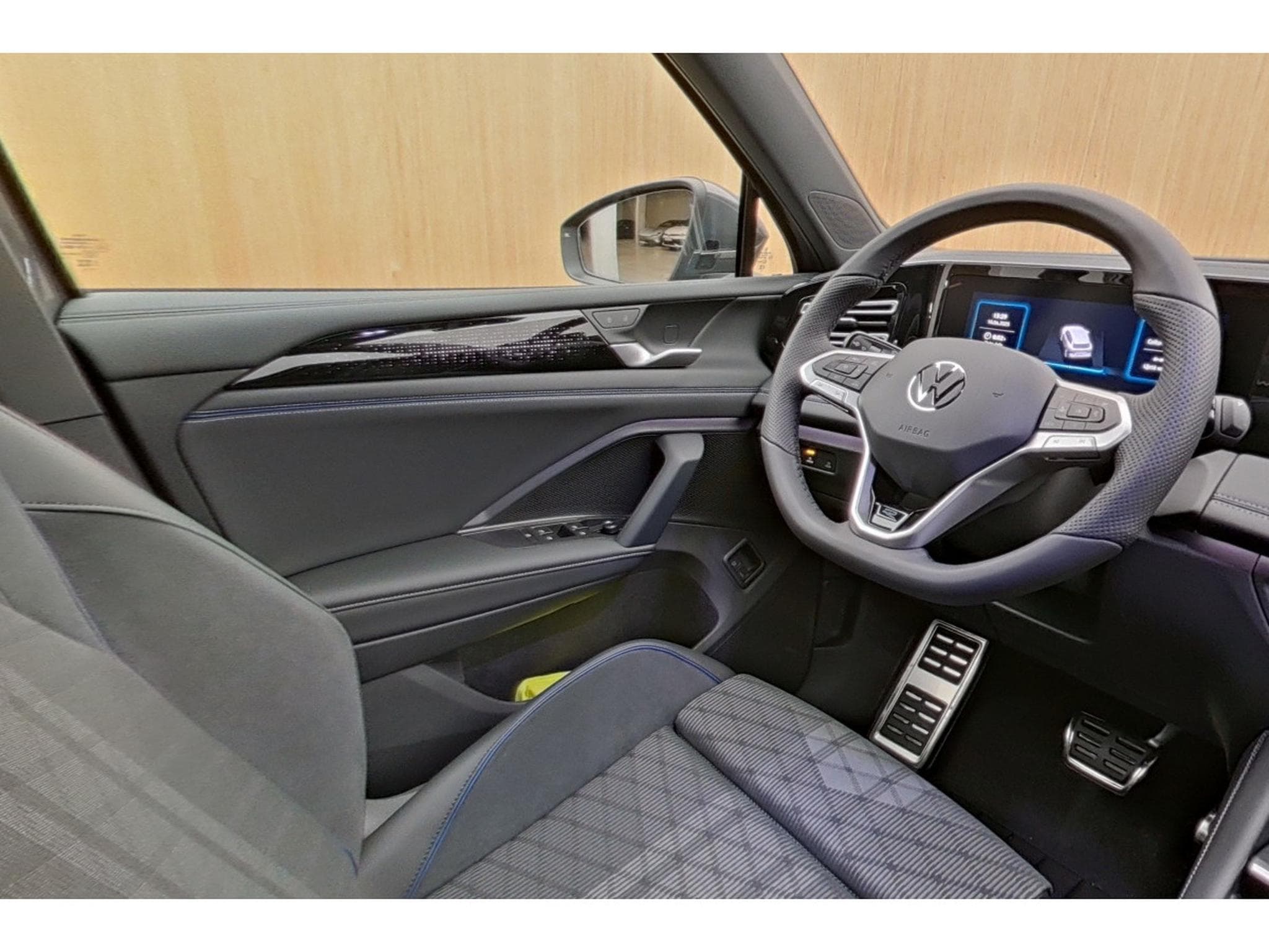 VW Tiguan R-Line Hybrid 1.5 TSI PHEV DSG 200 kW-272CV DSG7 - Toit Ouvr (2025) - Photo 14