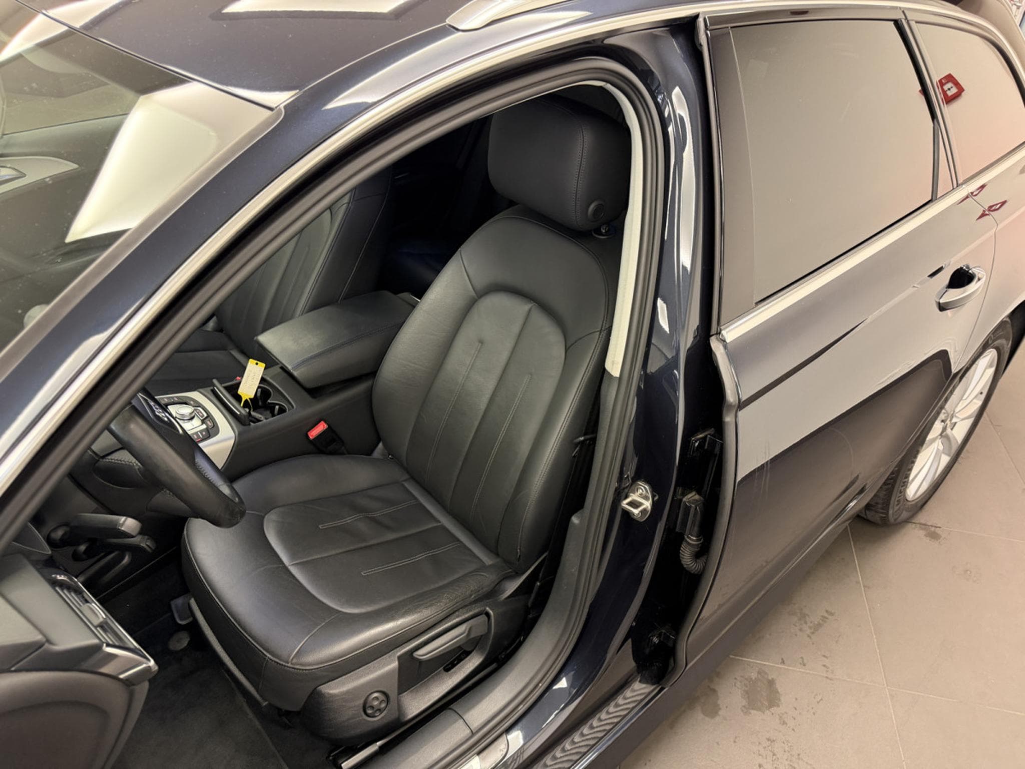 Audi A6 Avant 1.8 TFSI ultra 190ch / 140kW S tronic (2018) - Photo 2
