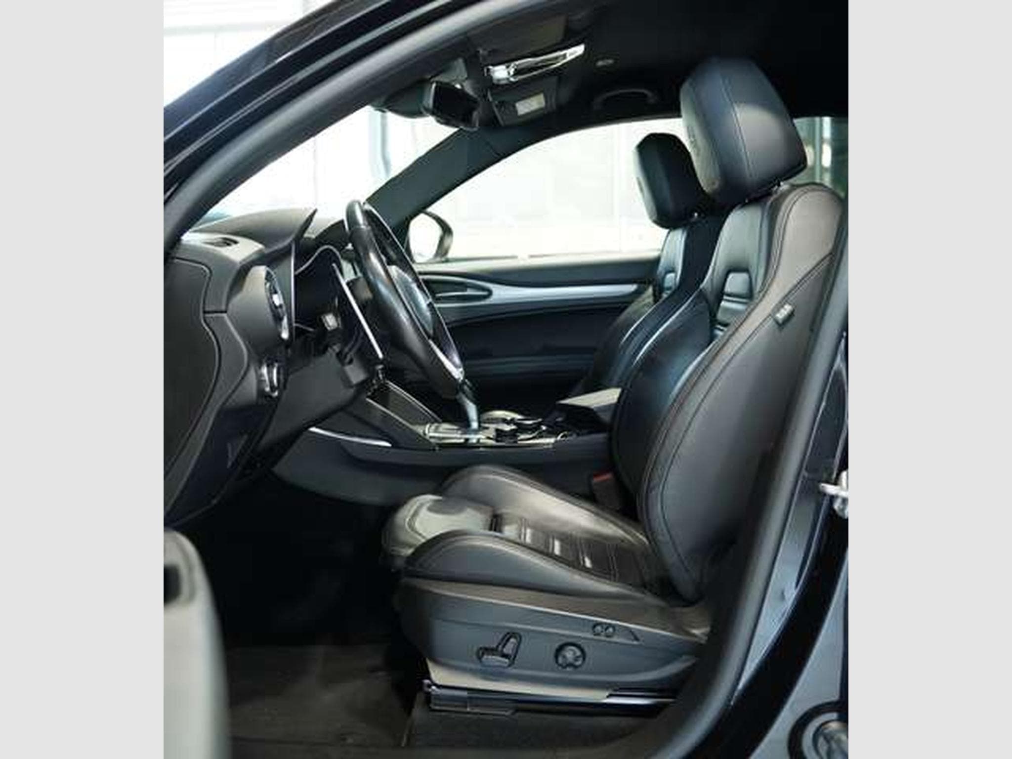 Alfa-Romeo Stelvio Veloce Q4 *20 Zoll *ACC *Kamera *Digital (2020) - Photo 24