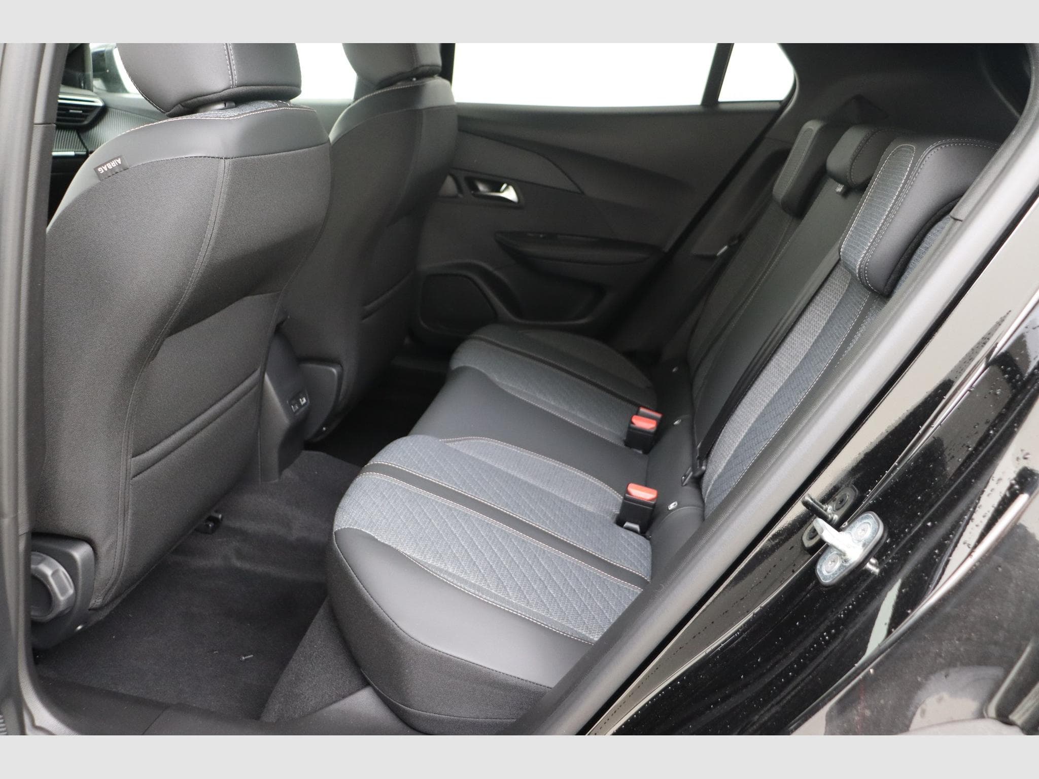 Peugeot 2008 Allure (2025) - Photo 16