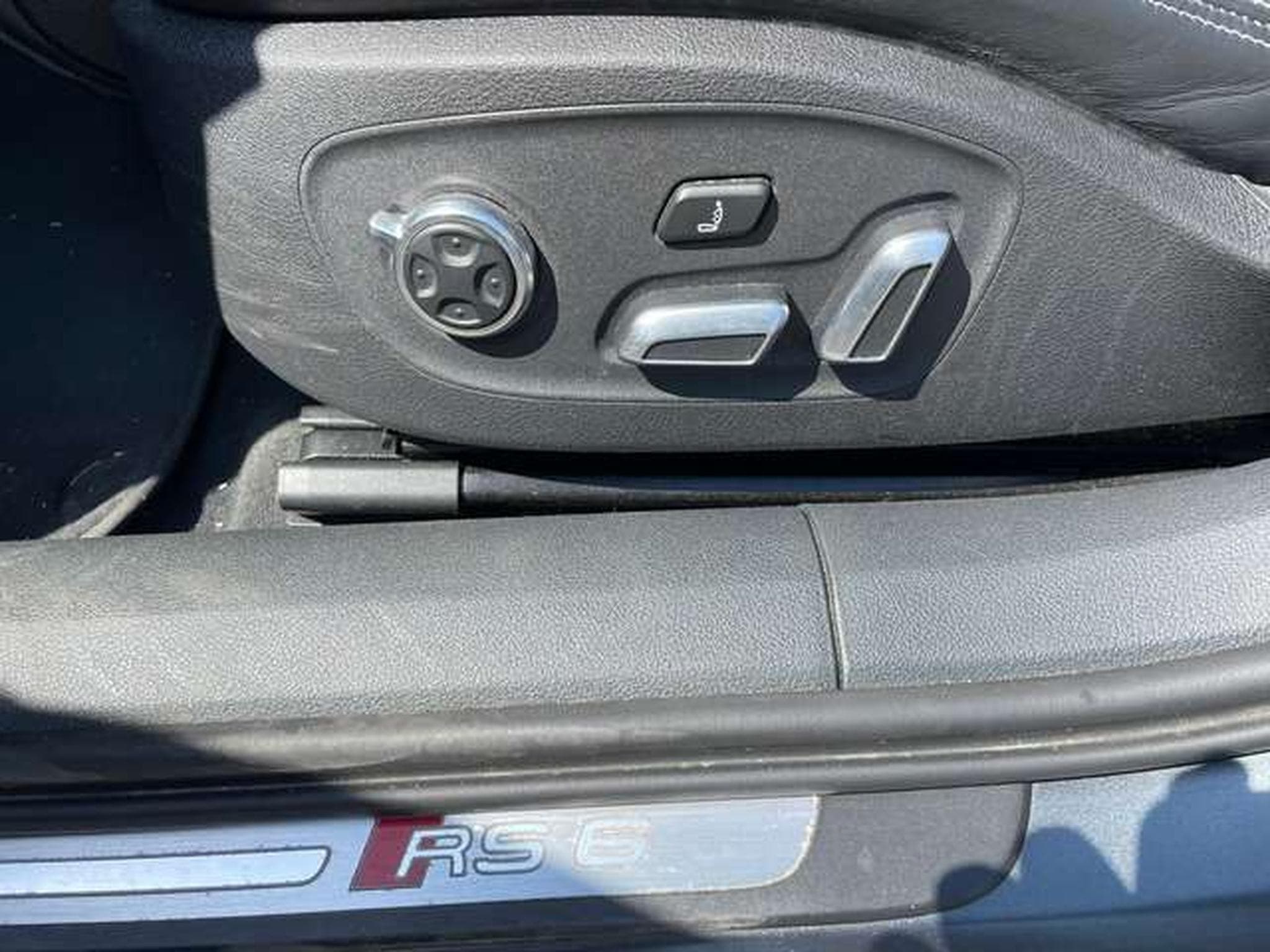 Audi RS6 Avant performance quattro ORIGINAL COLOR + CERAMIC (2018) - Photo 11