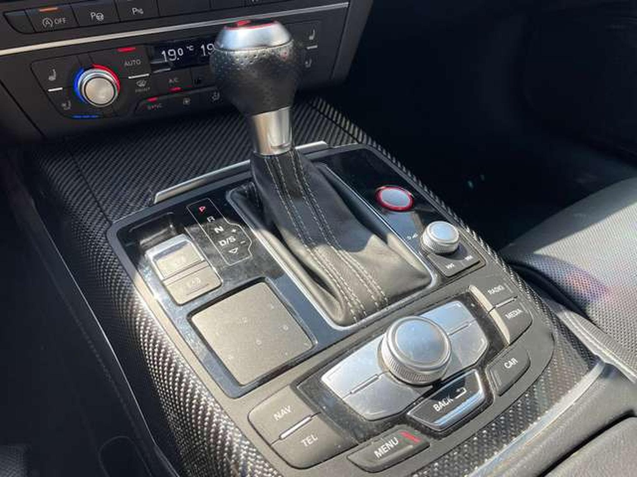 Audi RS6 Avant performance quattro ORIGINAL COLOR + CERAMIC (2018) - Photo 27