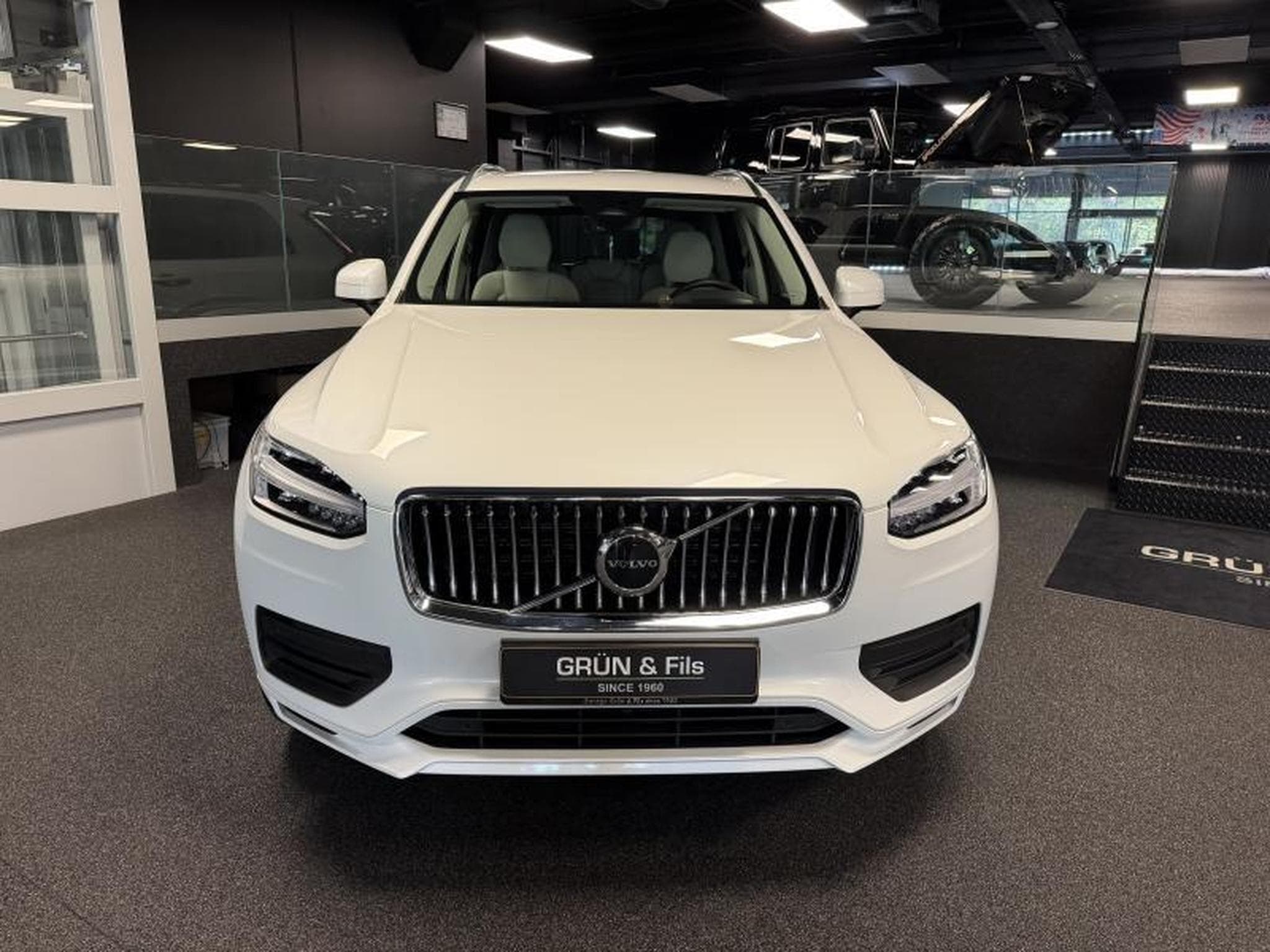 Volvo XC90 B5 AWD CORE MILD HYBRID (2023) - Photo 2