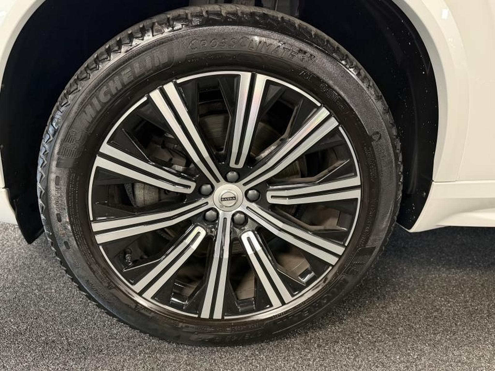 Volvo XC90 B5 AWD CORE MILD HYBRID (2023) - Photo 8