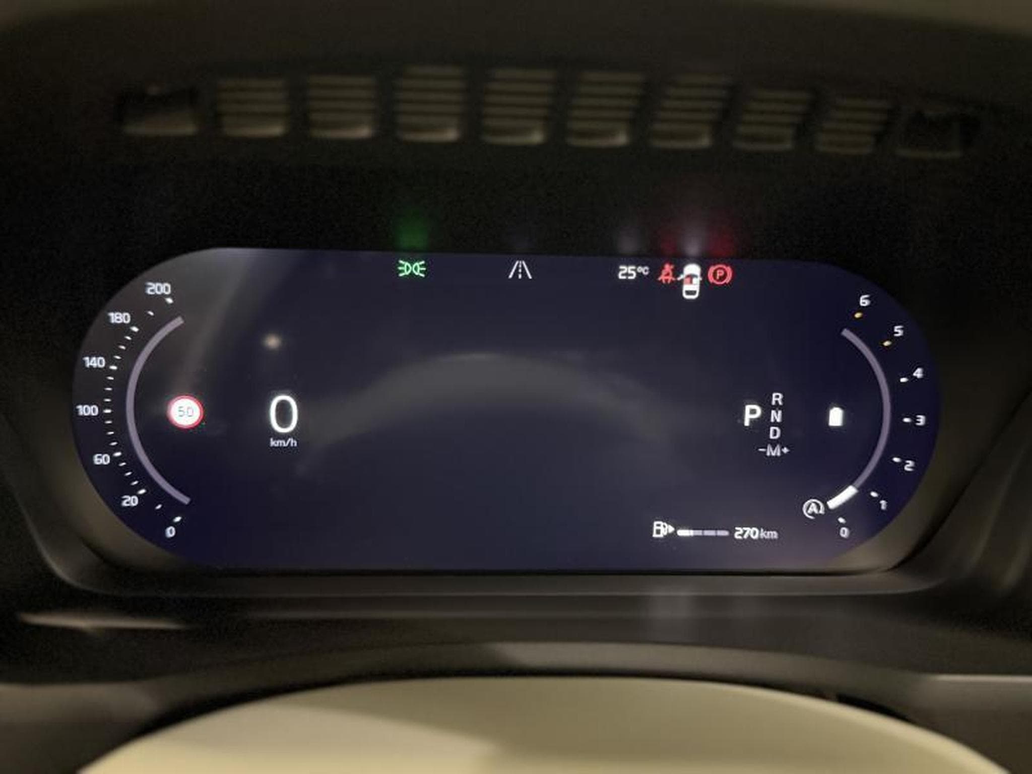Volvo XC90 B5 AWD CORE MILD HYBRID (2023) - Photo 9