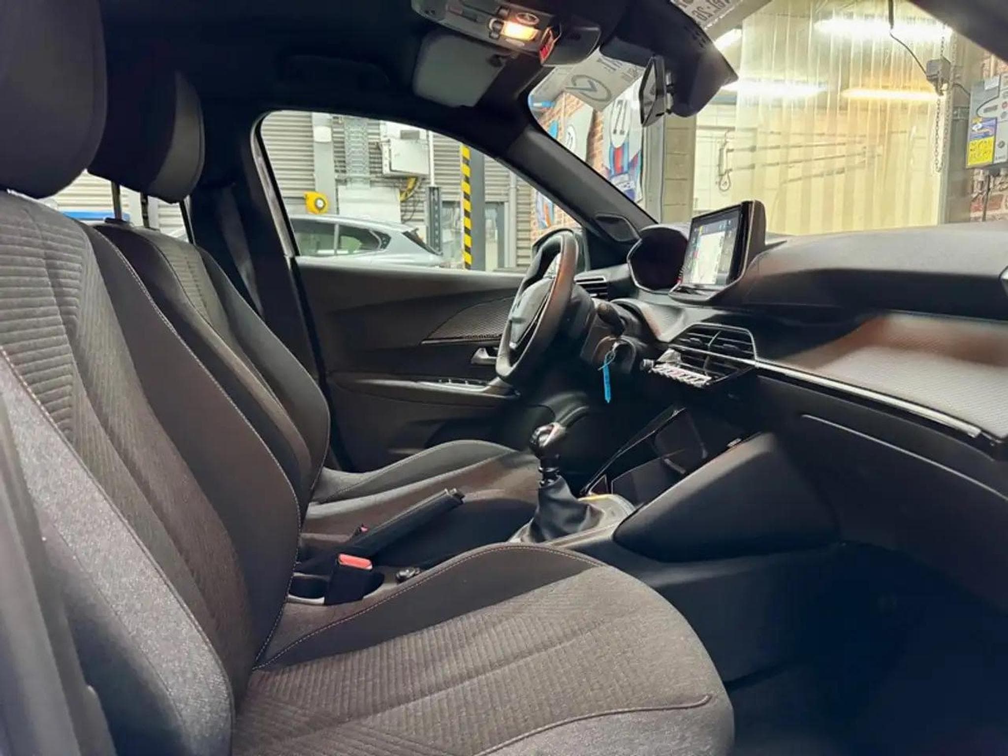 Peugeot 2008 (2025) - Photo 8
