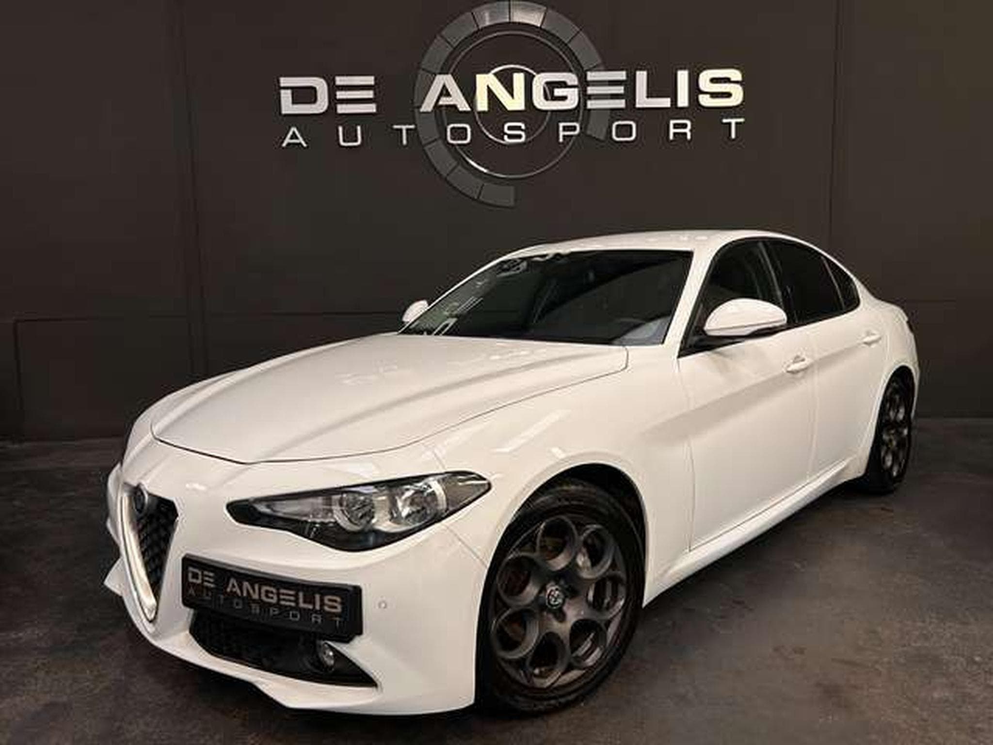 Alfa-Romeo Giulia 2.2 JTM 150 SUPER (2018) - Foto 1