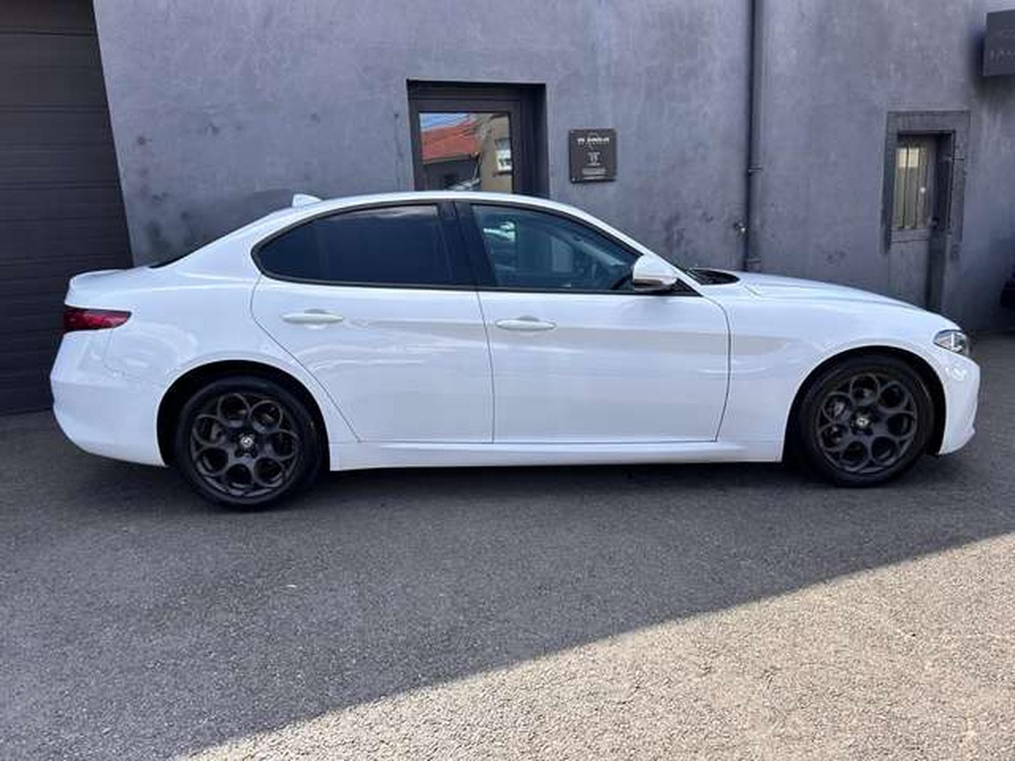 Alfa-Romeo Giulia 2.2 JTM 150 SUPER (2018) - Foto 10