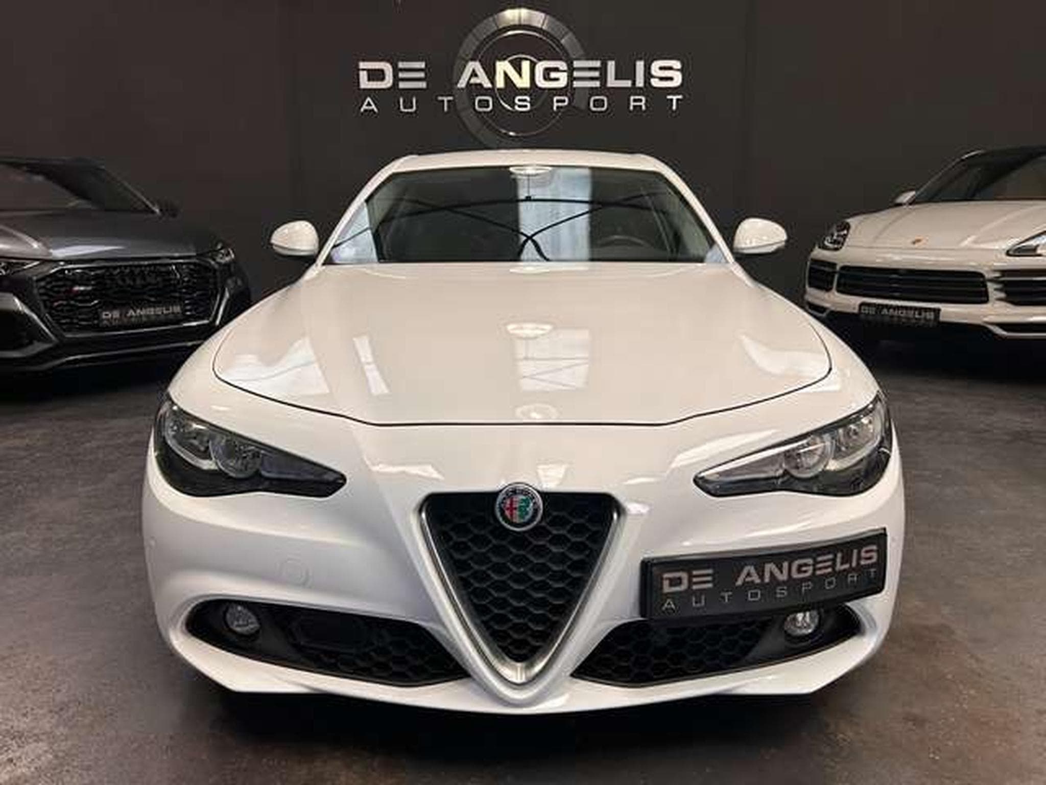 Alfa-Romeo Giulia 2.2 JTM 150 SUPER (2018) - Foto 4