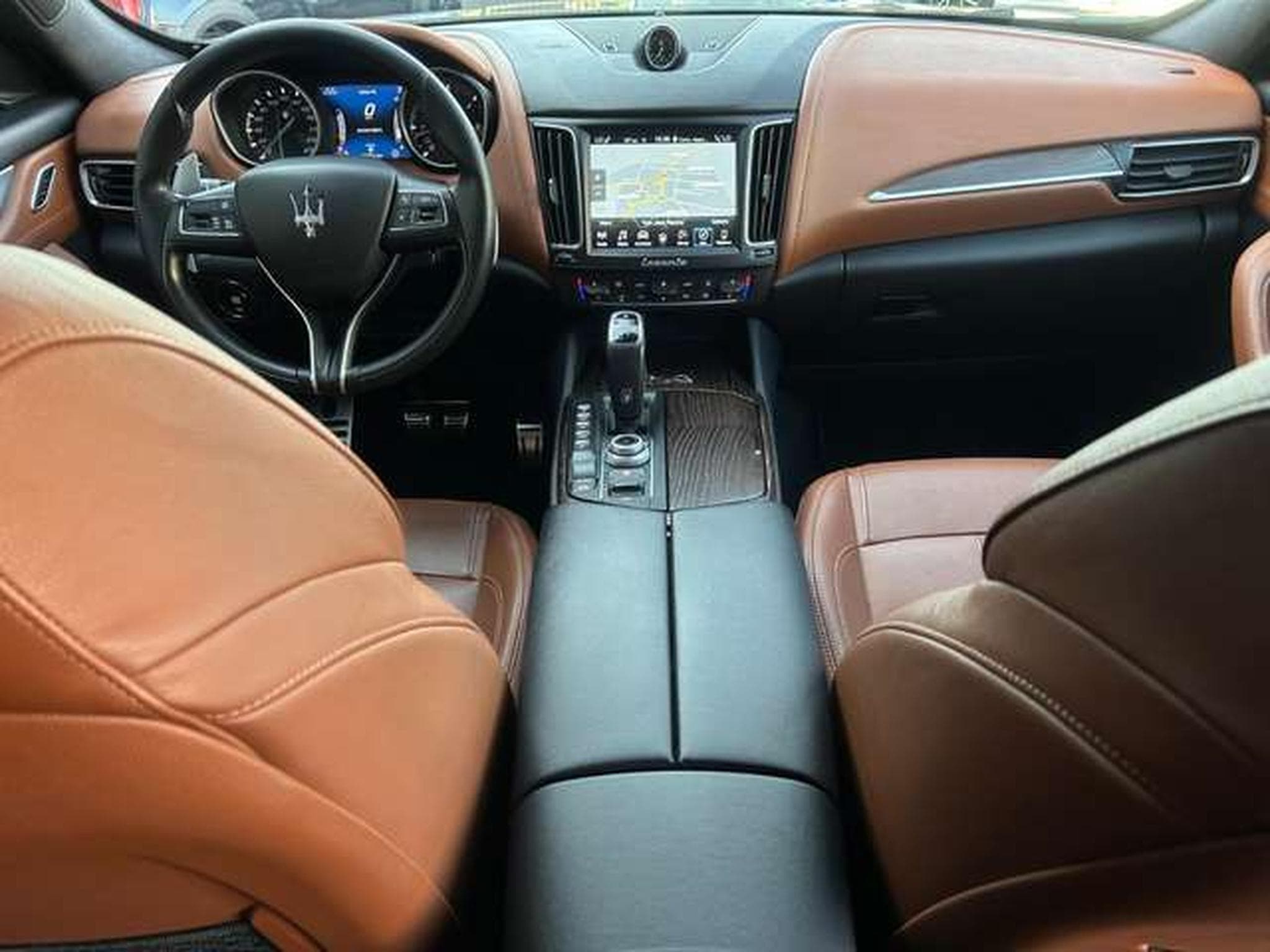 Maserati Levante 3.0 V6 250 GRANLUSSO (2019) - Foto 3