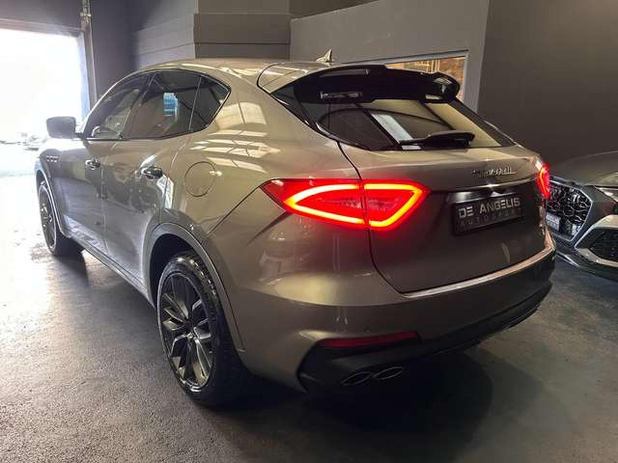 Maserati Levante 3.0 V6 250 GRANLUSSO (2019) - Foto 6