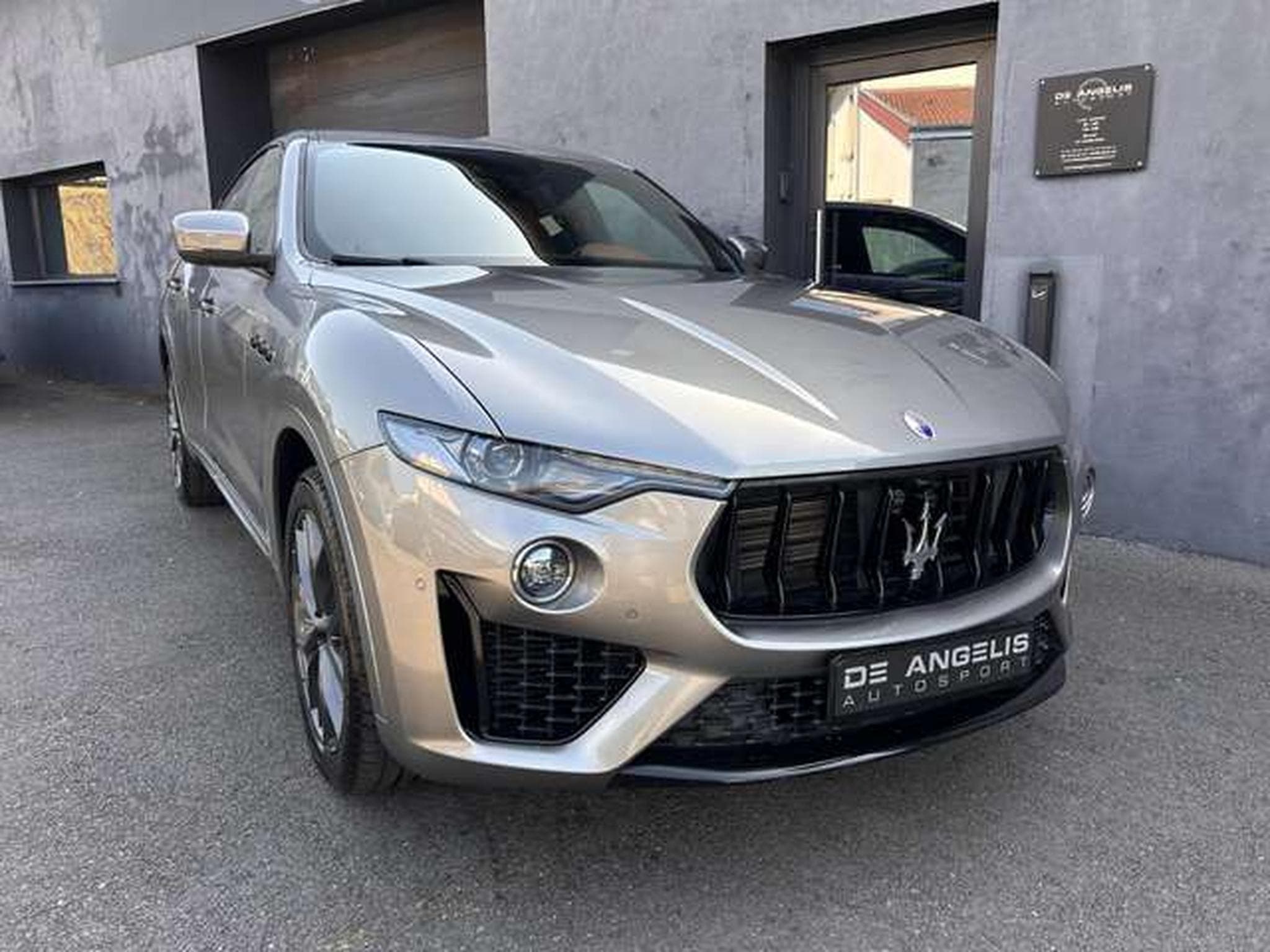 Maserati Levante 3.0 V6 250 GRANLUSSO (2019) - Foto 9