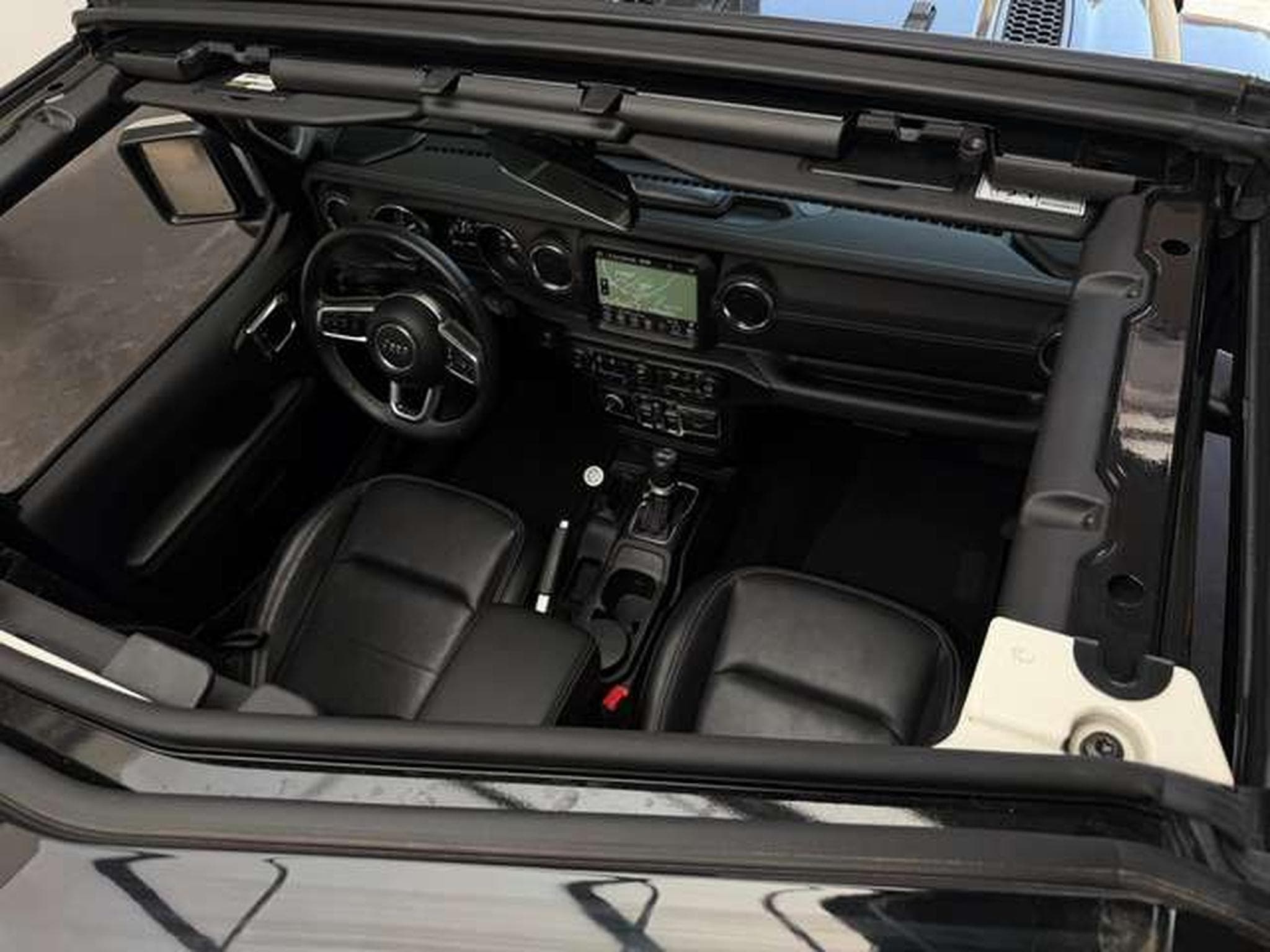 Jeep Wrangler 2.0 4Xe 380 Plug-In-Hybrid OVERLAND (2023) - Photo 3