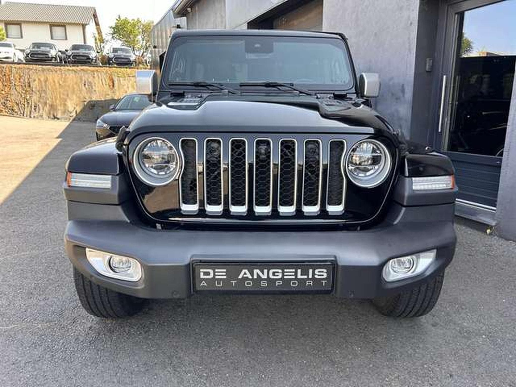 Jeep Wrangler 2.0 4Xe 380 Plug-In-Hybrid OVERLAND (2023) - Photo 8