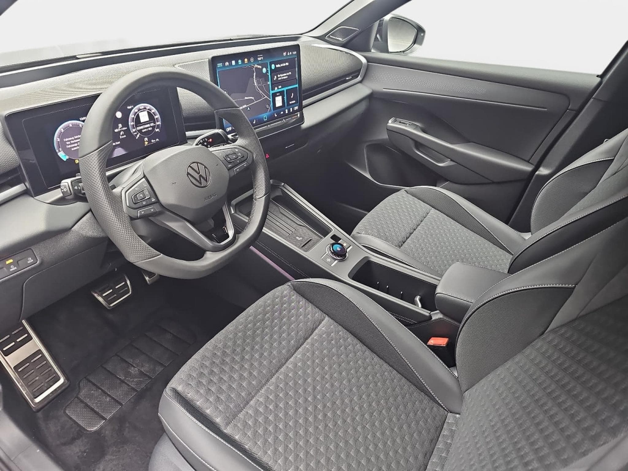 VW T-Roc 1.5 eTSi 150 DSG R-Line (2026) - Foto 17
