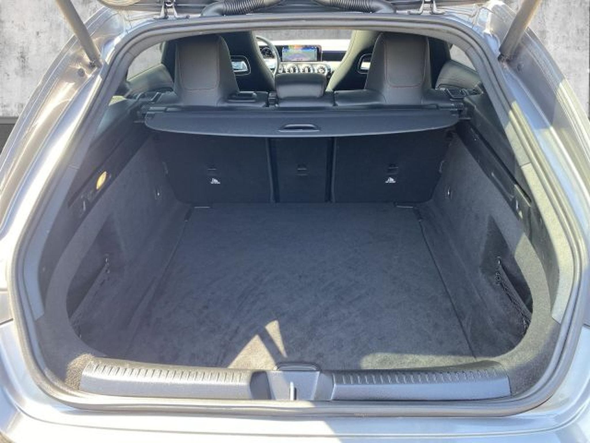 Mercedes CLA 200 CLA 200 Shooting Brake 7G AMG PANO Night Wide (2020) - Photo 10