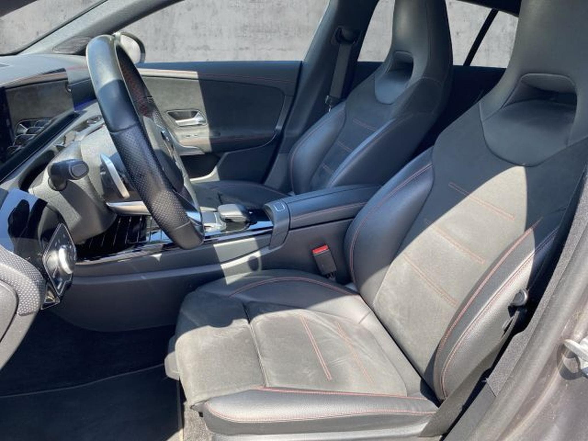 Mercedes CLA 200 CLA 200 Shooting Brake 7G AMG PANO Night Wide (2020) - Photo 11