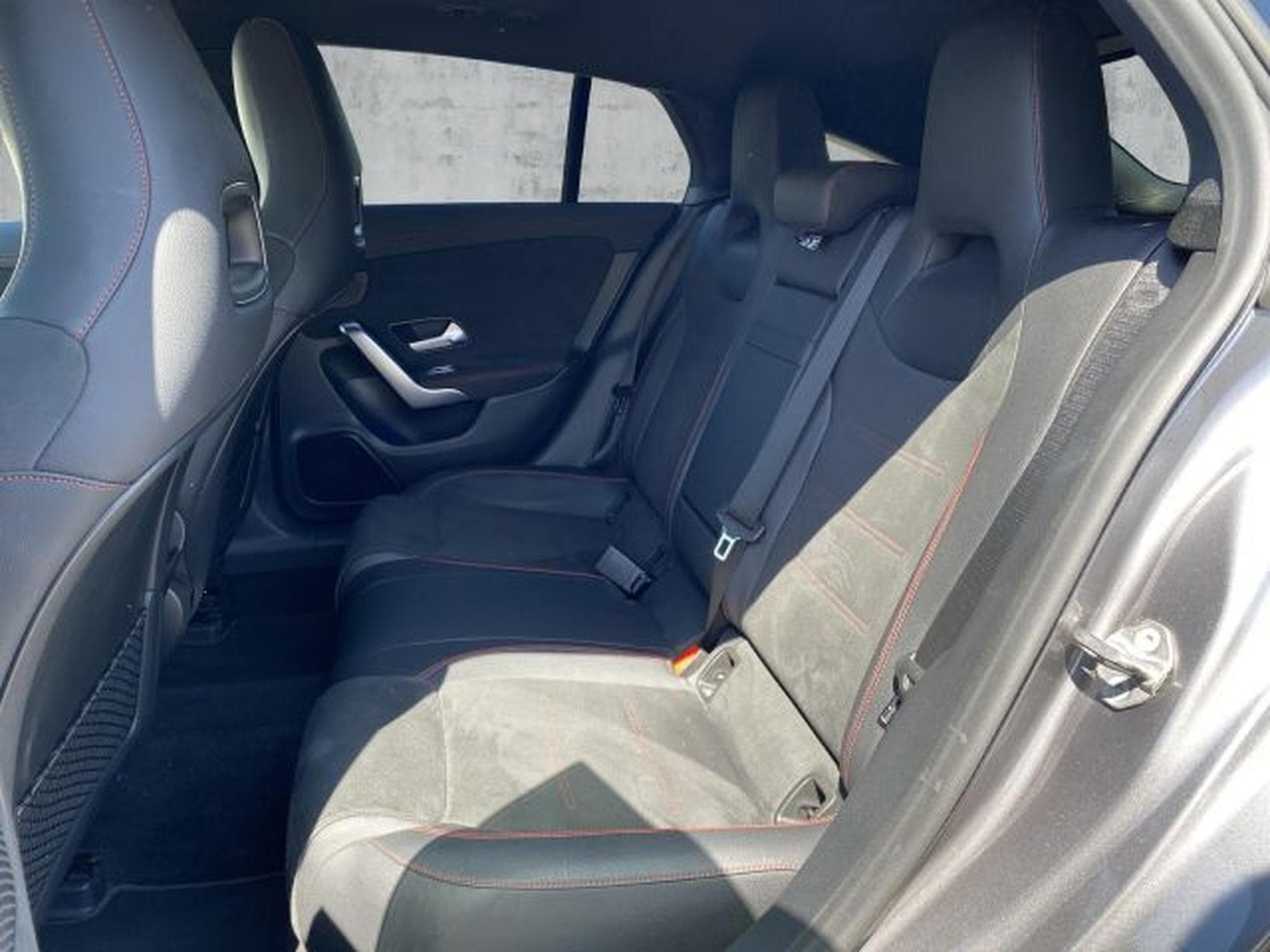 Mercedes CLA 200 CLA 200 Shooting Brake 7G AMG PANO Night Wide (2020) - Photo 12