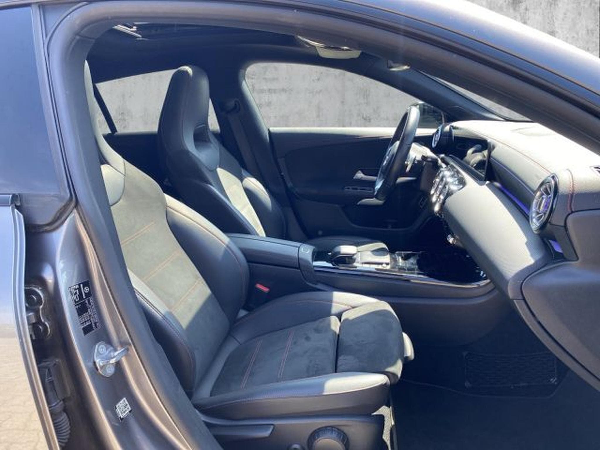 Mercedes CLA 200 CLA 200 Shooting Brake 7G AMG PANO Night Wide (2020) - Photo 13
