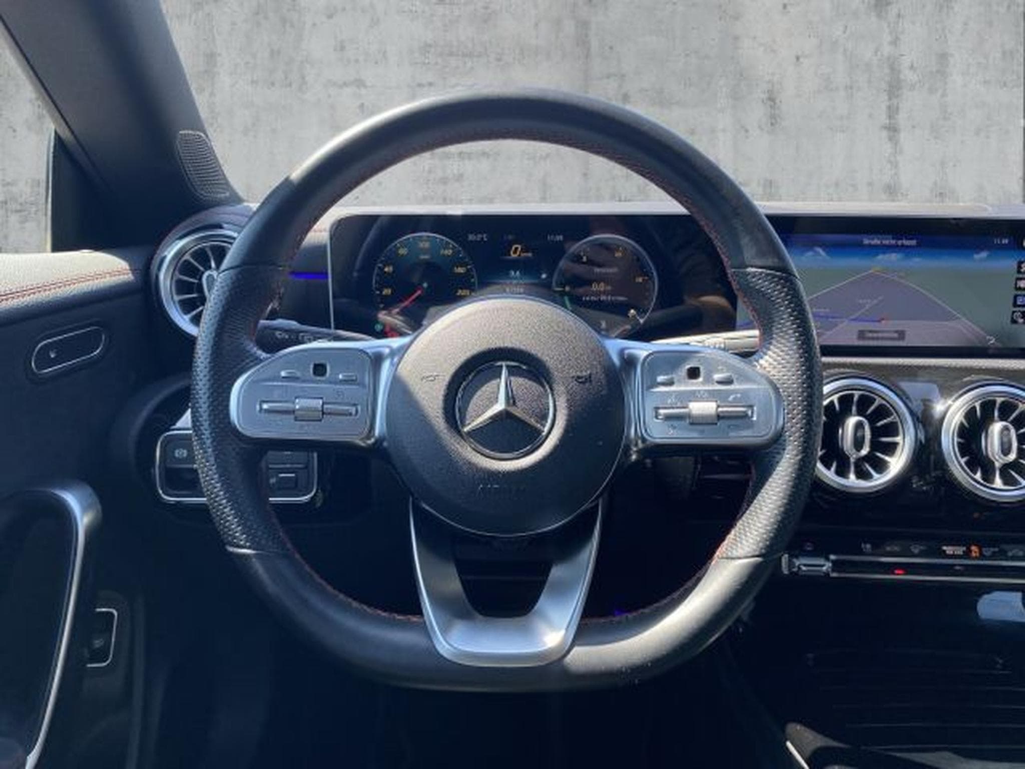 Mercedes CLA 200 CLA 200 Shooting Brake 7G AMG PANO Night Wide (2020) - Photo 15