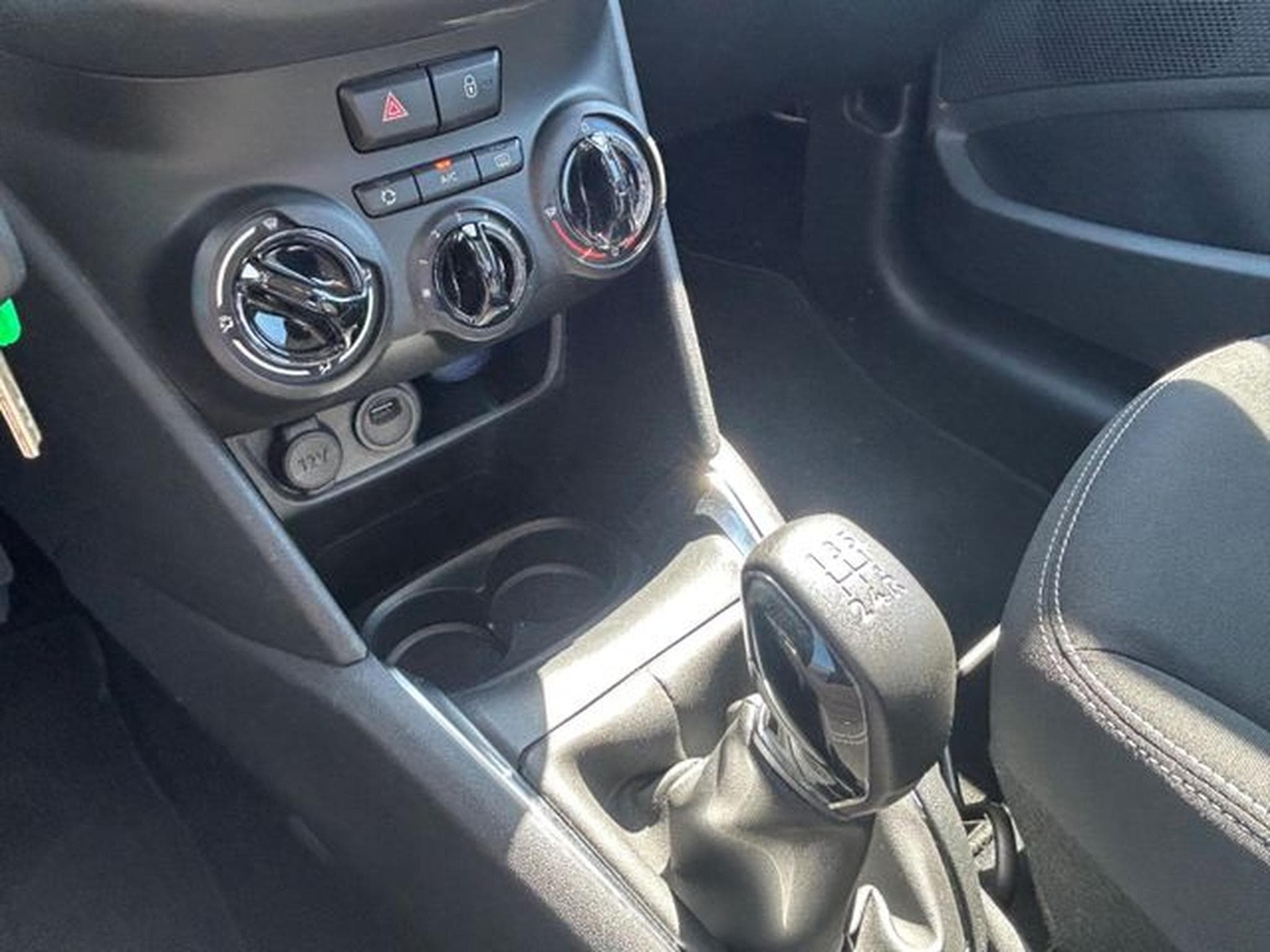 Peugeot 208 208 Active *PDC*SHZ*1.Hand*Euro6*Tempomat* (2019) - Foto 13
