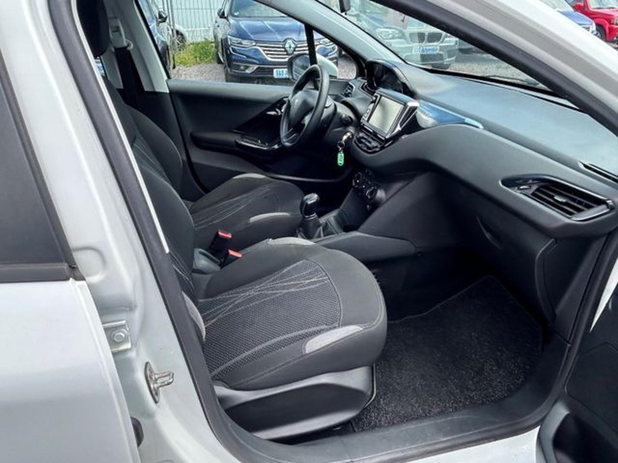 Peugeot 208 208 Active 1.4 *Zahnriemen+WP Neu*Euro5* (2012) - Foto 9