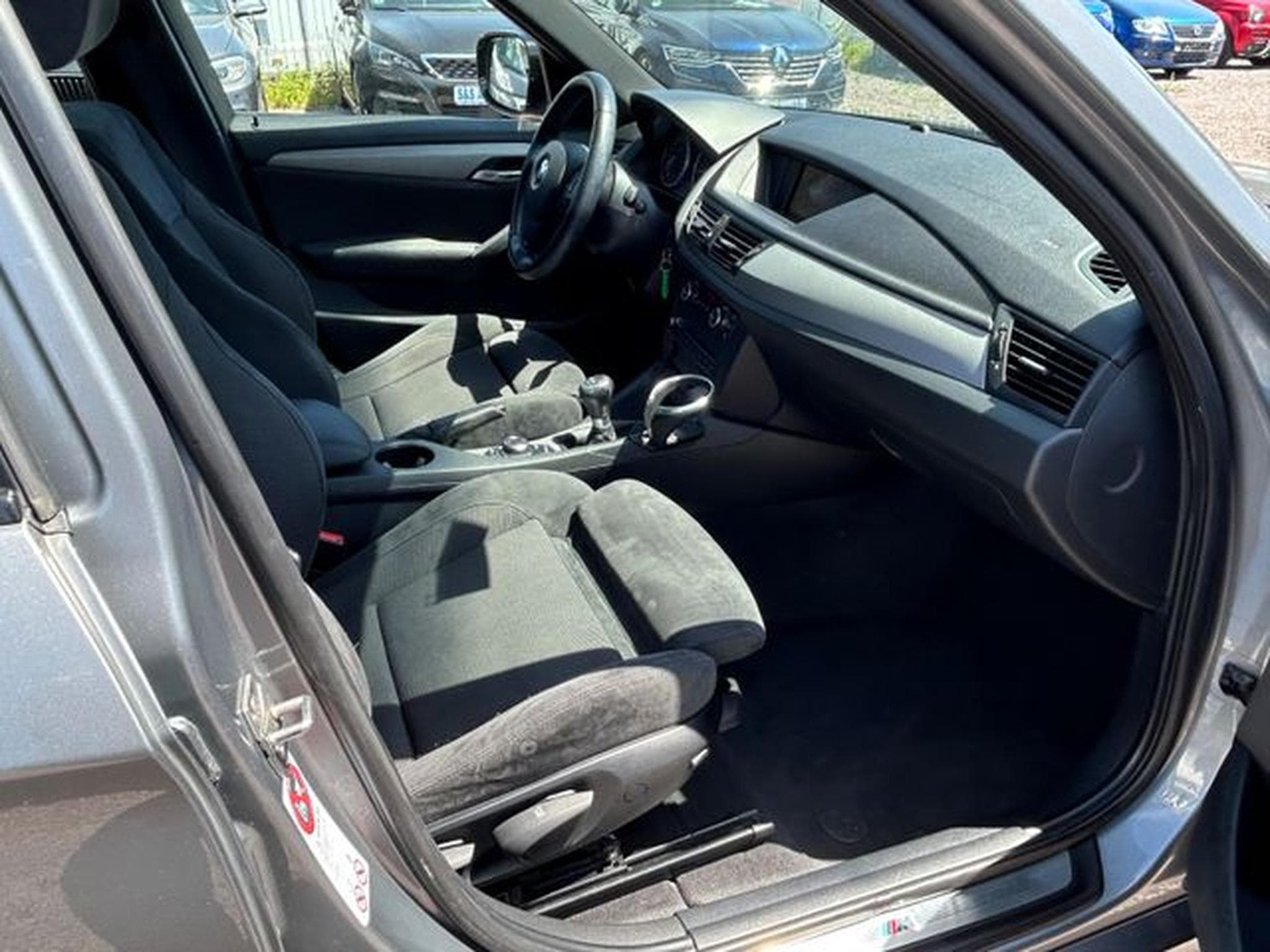 BMW X1 X1 18 i sDrive *M Paket Sport*Navi*Euro5*TÜV Neu (2011) - Foto 9