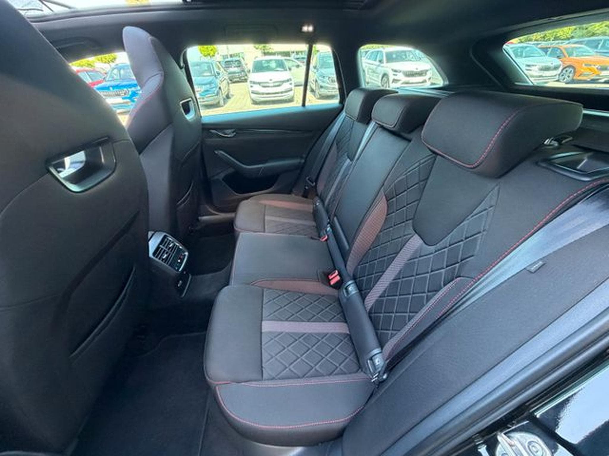 Skoda Octavia Octavia 2,0TDi Kombi RS 4x4 Pano AHK Standhz ACC (2022) - Foto 11