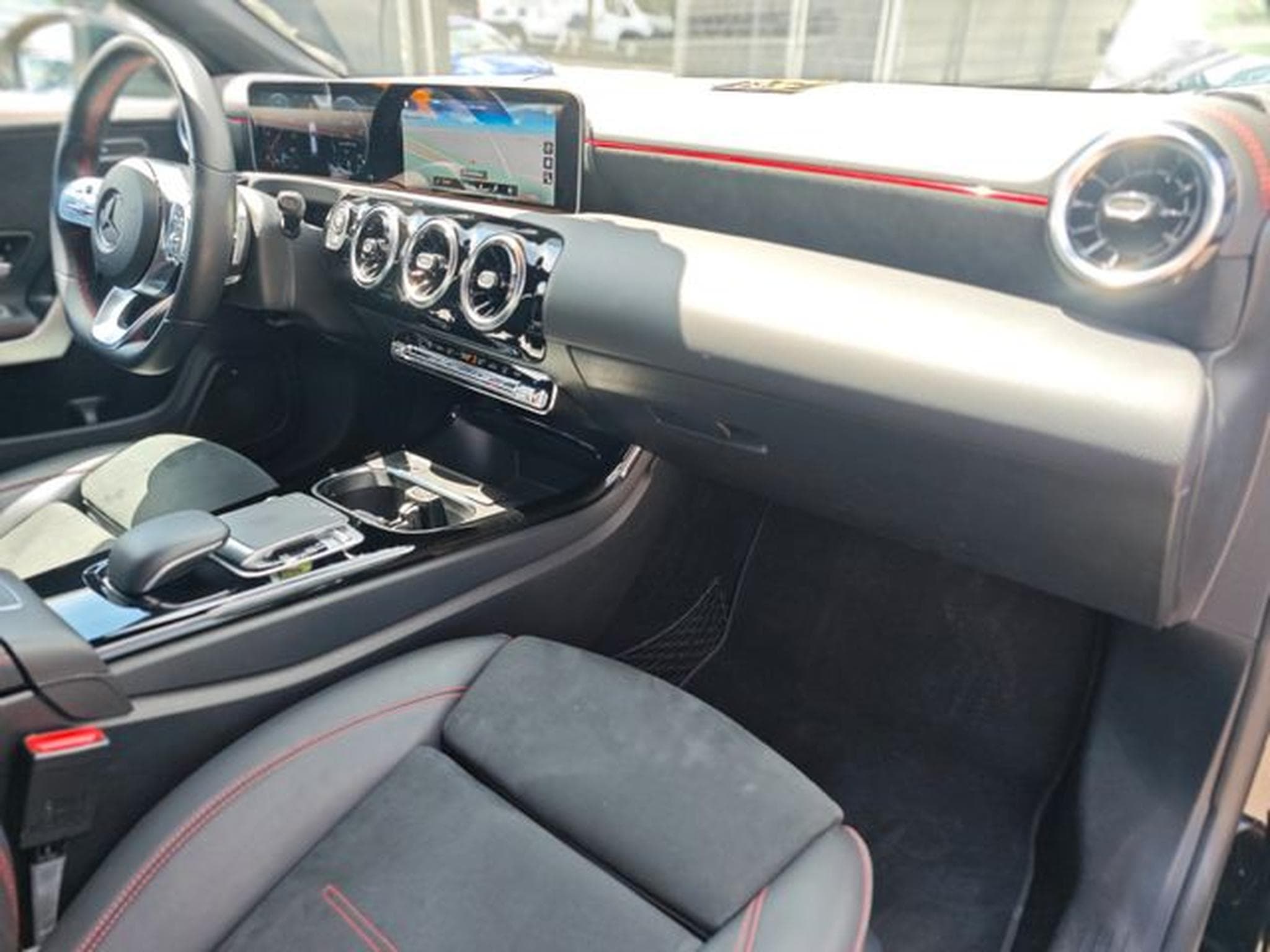 Mercedes CLA CLA SHOOTING BRAKE 250*AMG LINE*KAMERA*NAVI*LED* (2019) - Foto 15
