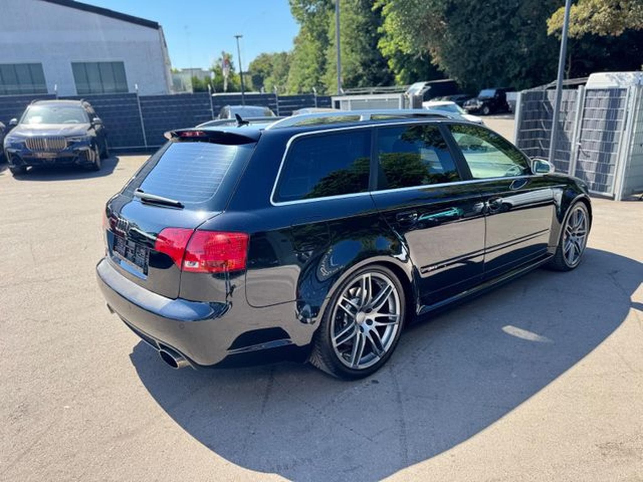 Audi RS4 RS4 4.2 QUATTRO*RS-SCHALENSITZE*MILTEK*KERAMIK* (2007) - Foto 6